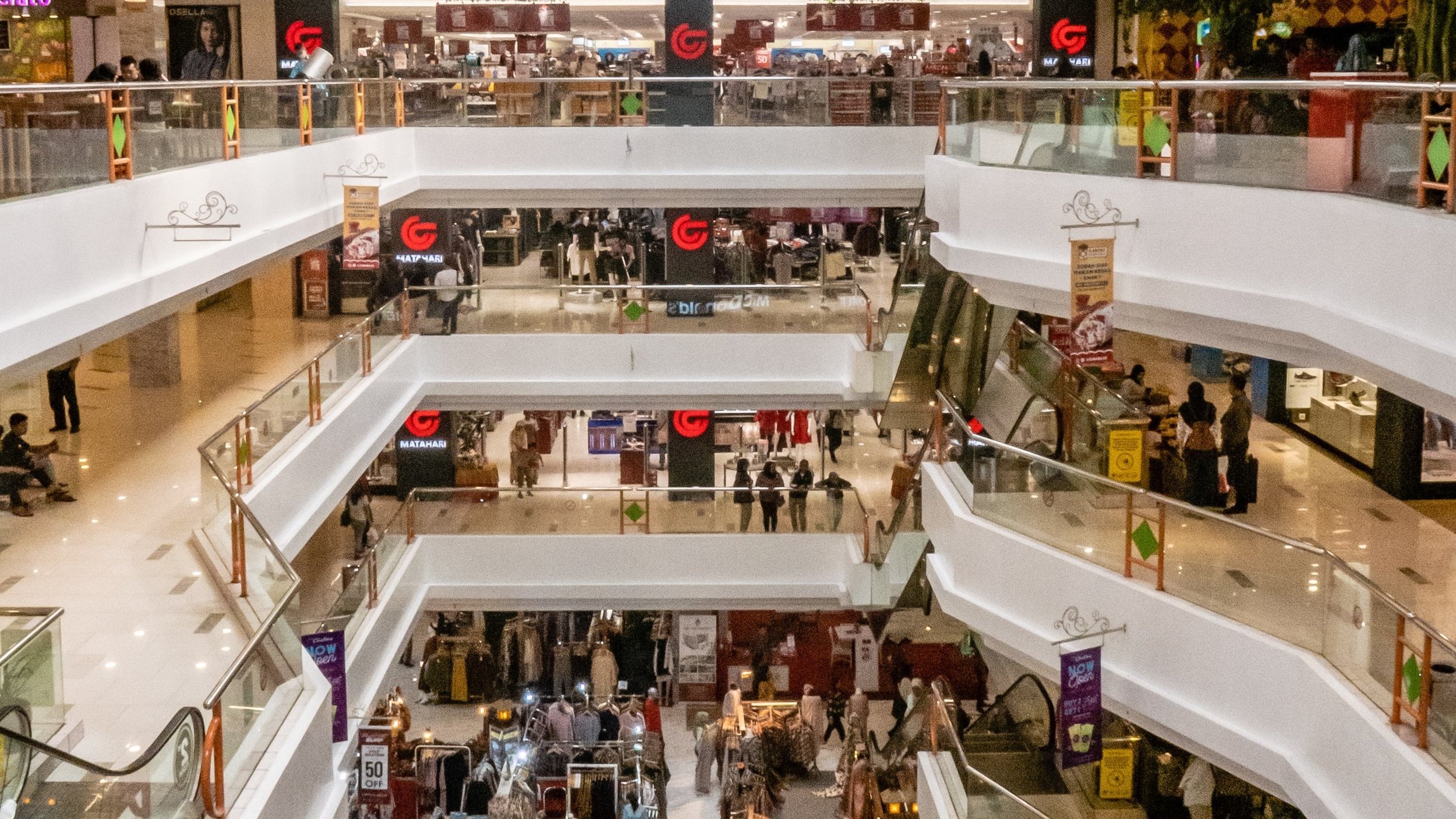 The 9 Best Types Of Retail Internships And Jobs Out There