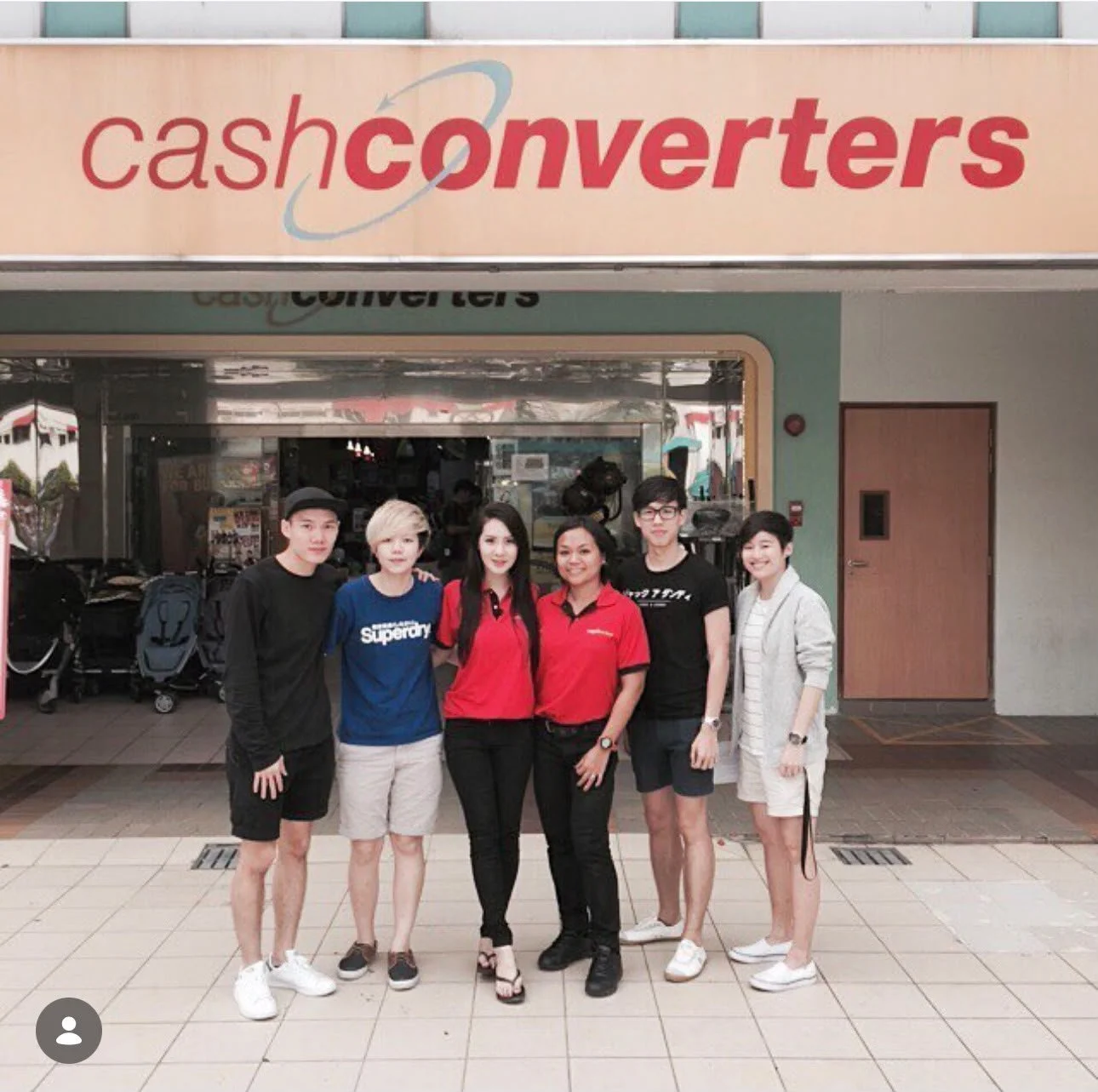 Sixmoredays Founder Isaac Tng with fomer clients of his.