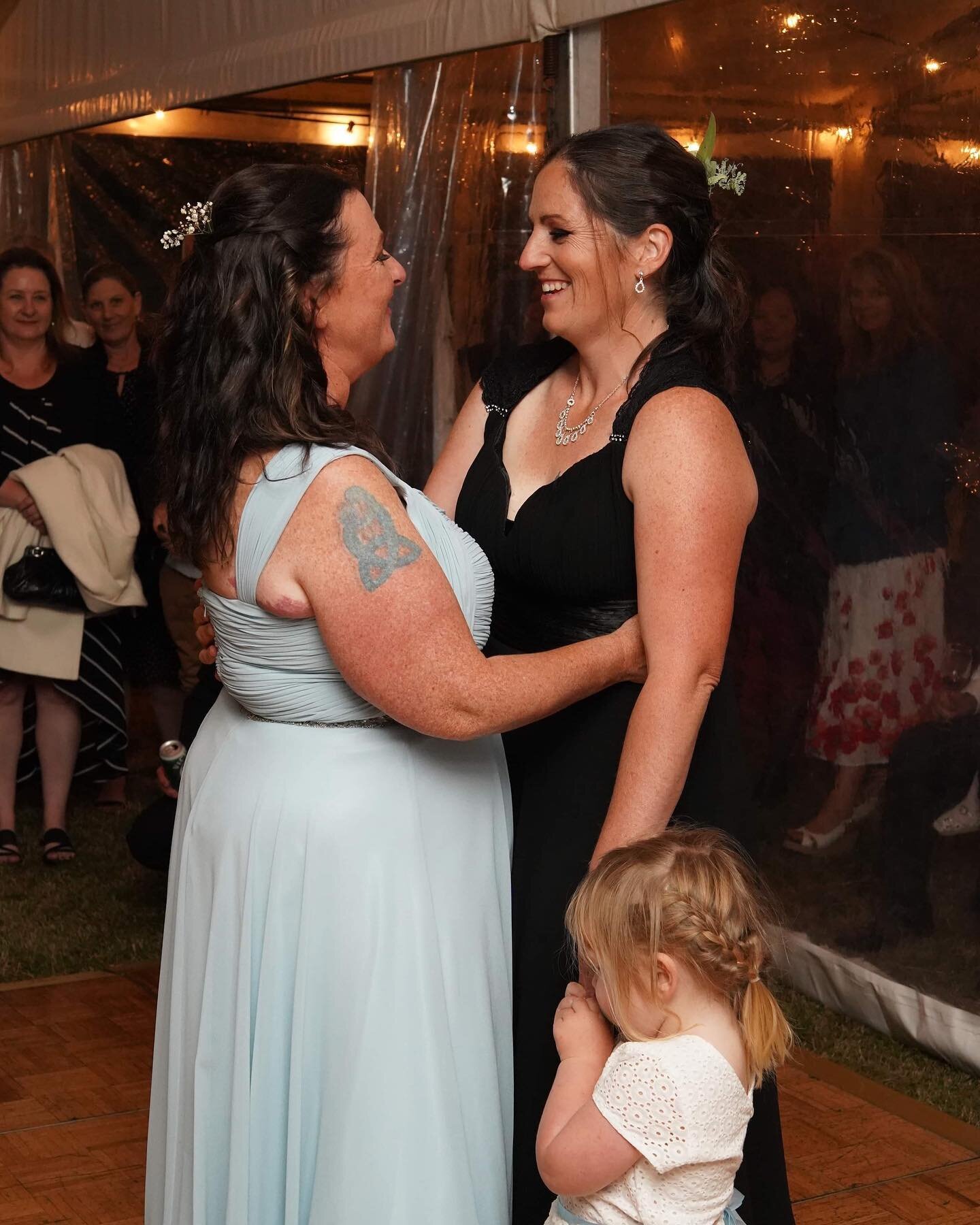 Shannon &amp; Tracey today 👰&zwj;♀️💕👰&zwj;♀️

- SERVICES PROVIDED-
🎶🎤 DJ / MC
📷🚎 Photobooth caravan @thephotoboothgirl