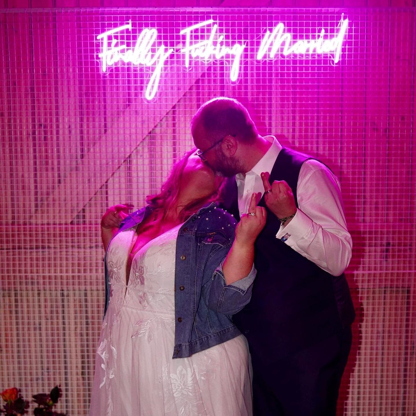 Last minute midnight wedding vibes with @thephotoboothgirl 

Featuring our super popular Covid themed &ldquo;Finally F*cking Married&rdquo; neon by @theeventhiregirl ! 

What a vibe ✌🏻