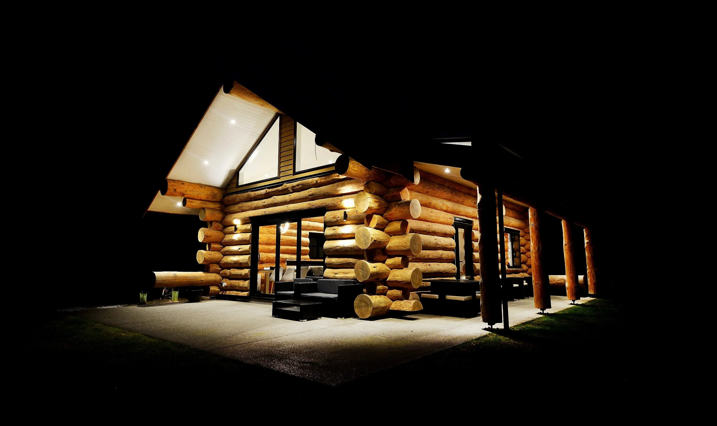In Love with Log Homes