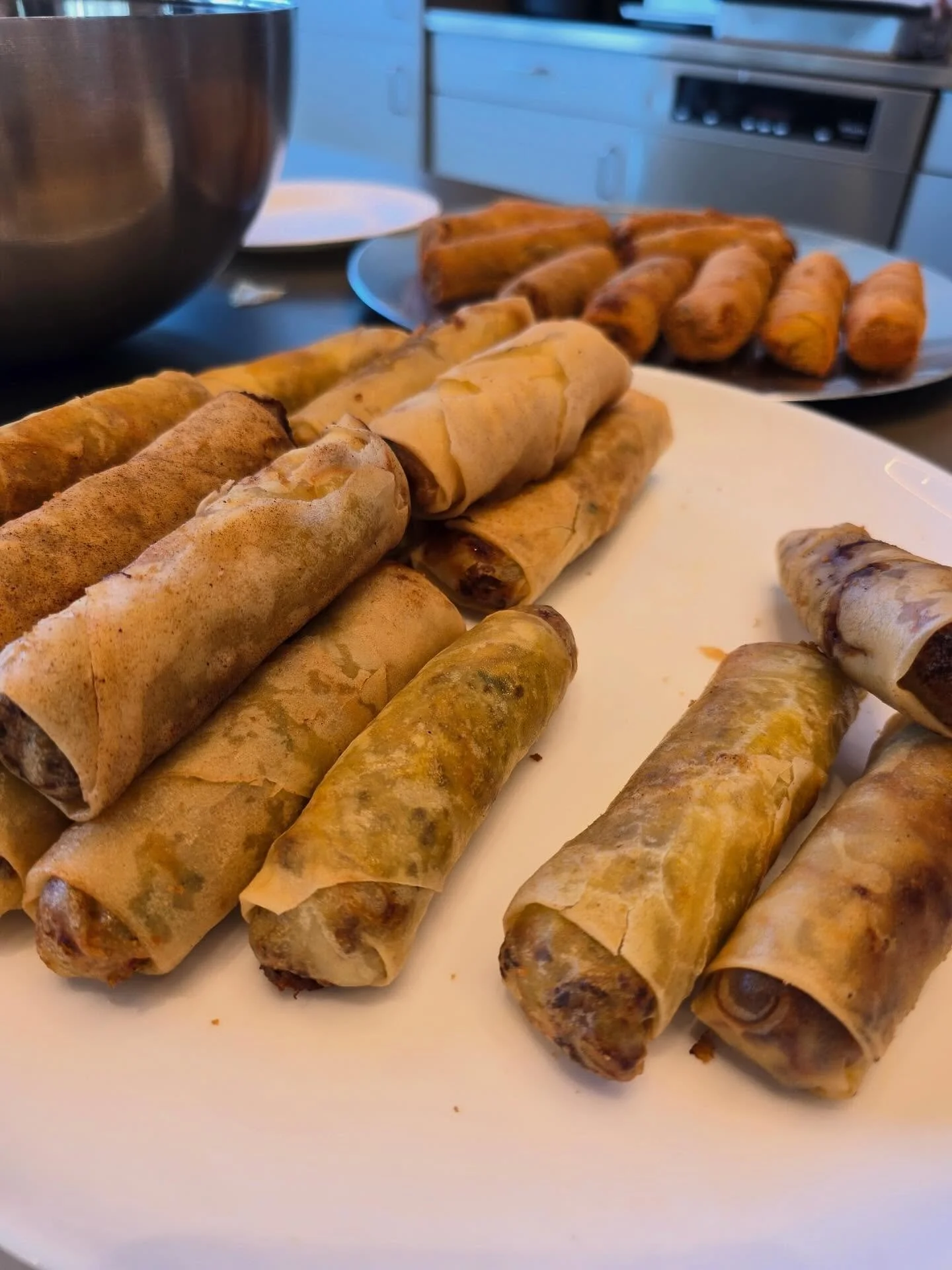 Kulinarischer Genuss aus Sri Lanka &ndash; Fr&uuml;hlingsrollen &agrave; la Ushanthan

Unser Mitarbeiter Ushanthan hat uns erneut mit k&ouml;stlichem Essen nach srilankischer Art verw&ouml;hnt &ndash; wie immer ein voller Genuss! 😊

Vielen Dank f&uu