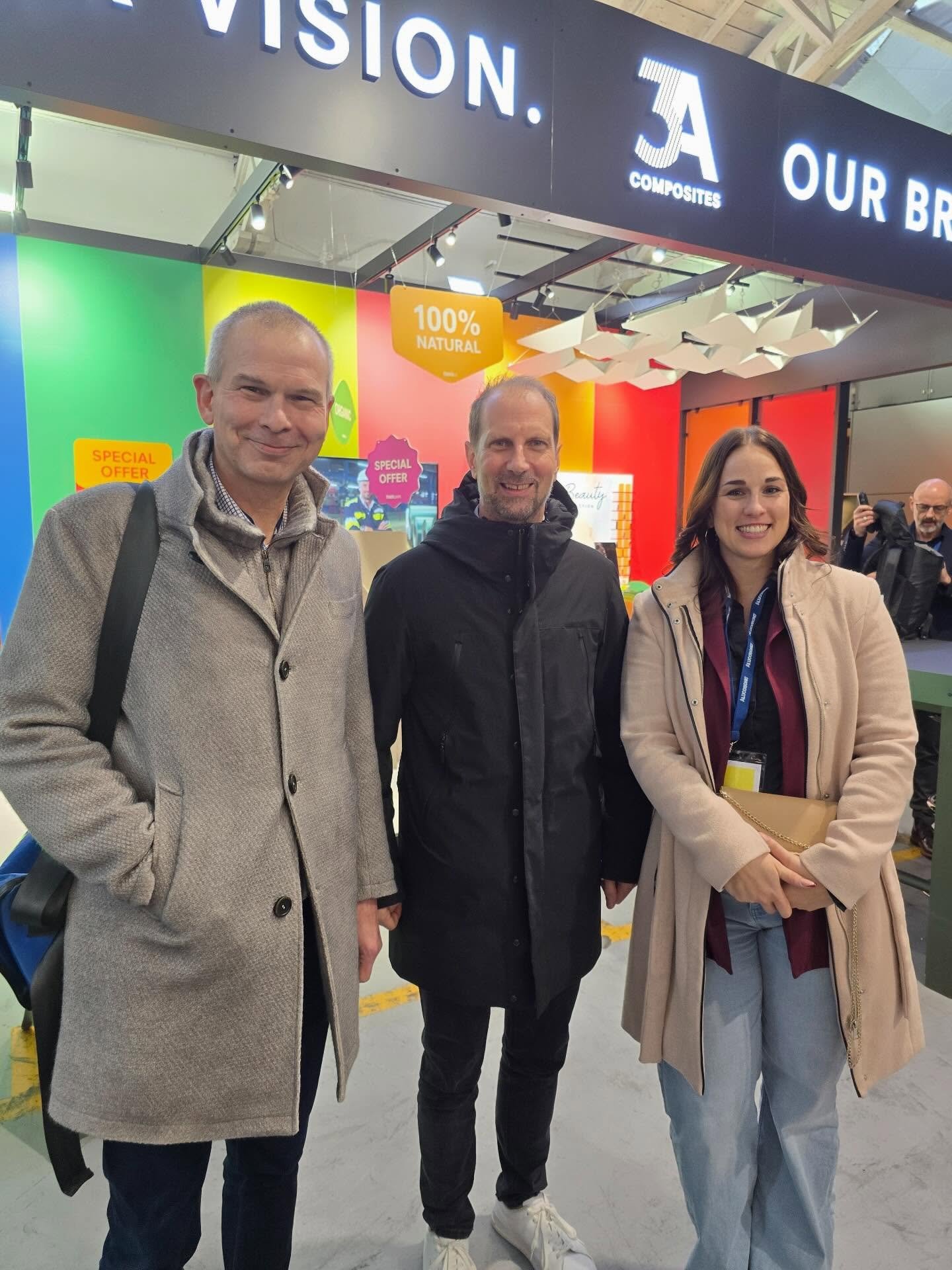 📍Kundenevent bei der 3A Composites in Singen

Unsere beiden Verkaufs- bzw. Au&szlig;endienstmitarbeiter Patrick und Jasmin waren gemeinsam mit unserem neuen CEO Thomas zu Gast bei der @alucobondeurope in Singen. Dort nahmen sie an einem vielseitigen