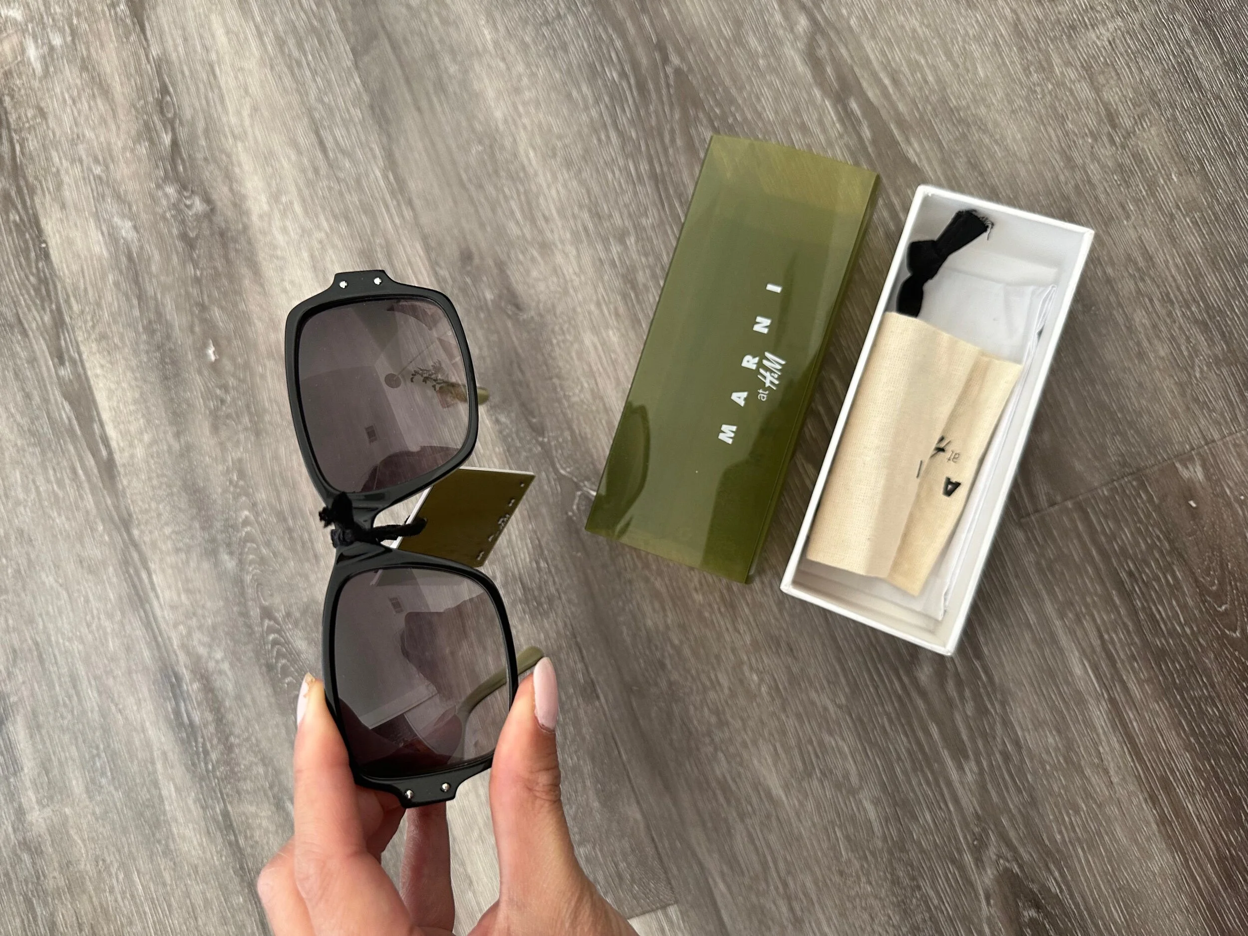 サングラス MARNI Woman Sunglasses Black ME600S 600 Lava Ik Kil Cenote sunglasses | Marni