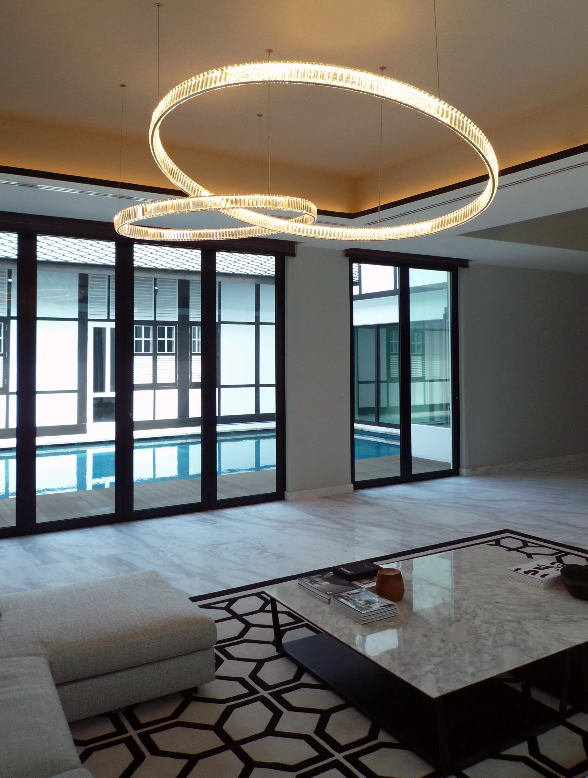 interlinked crystal rings