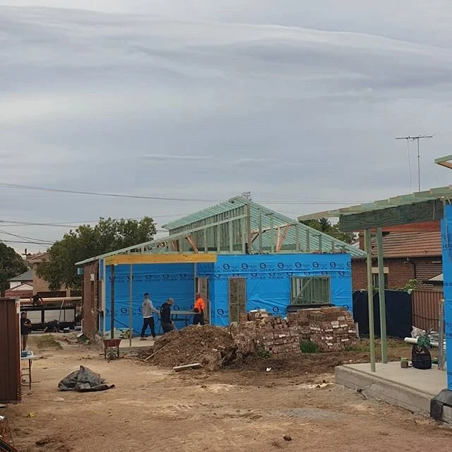 One Granny Flat✅ One Studio✅ House Extension✅ All on one huge block .
#framemaster5000 #builtwithpassion #builtwithpaslode
#mgp10 #skillionroof 
@atsbuildingproducts  Great effort from the paragon team
@billy_ibrahim21
@jabbour_carpentry @charbelazzi