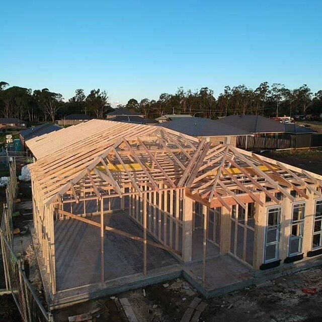 ANOTHER ONE 🔑 by the paragon team . 200m2 home 90mm external frames and 70mm internal frames
CONVENTIONAL FRAMES ALL DAY
#paragon #conventional #framemasters #roofmasters #paslode
