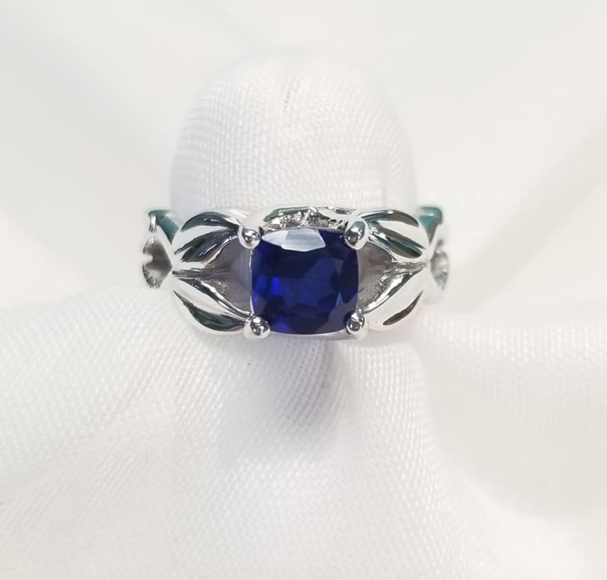 18kt White Gold Cushion Cut Sapphire Engagement Ring