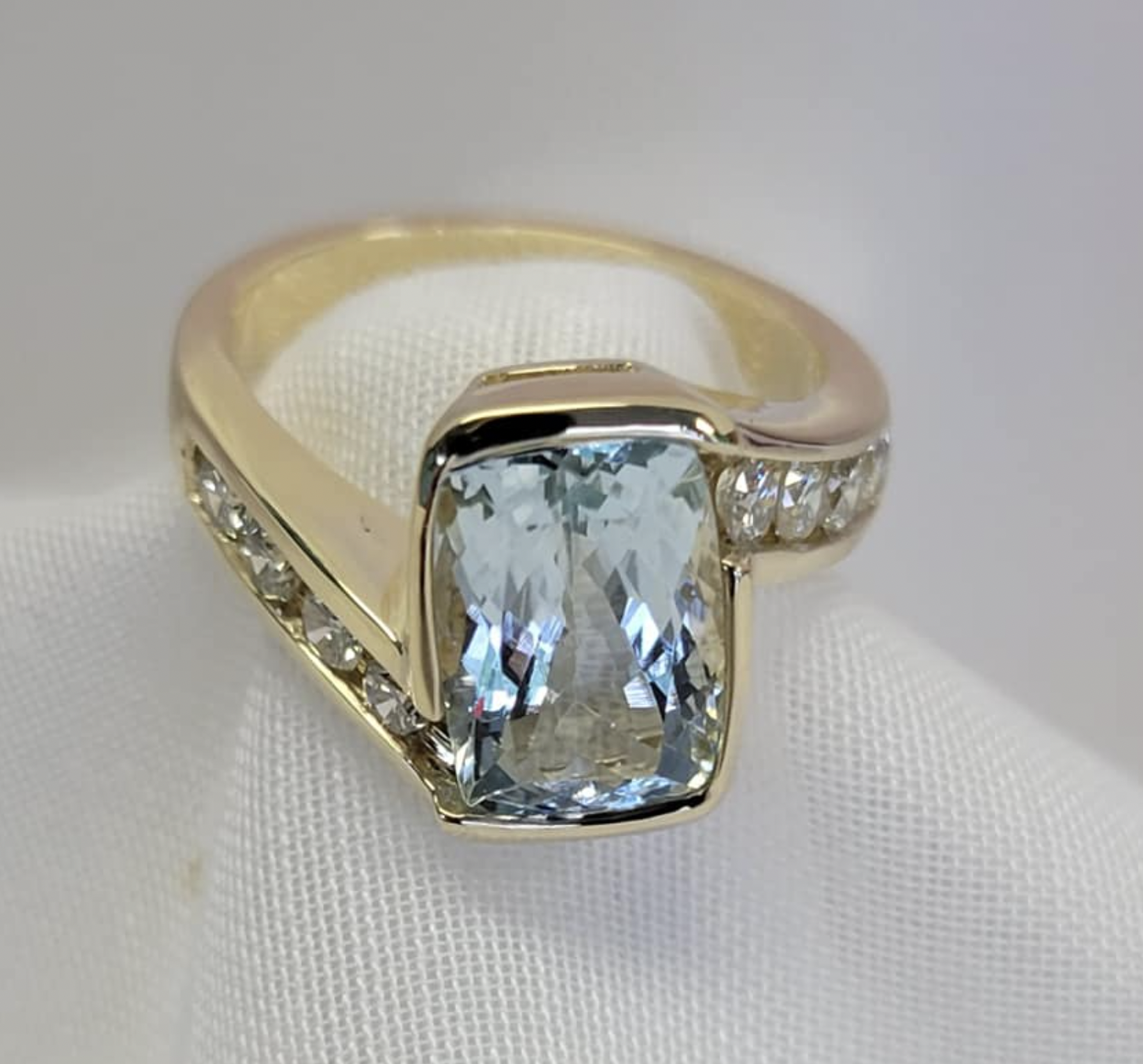 14kt Yellow Gold Aquamarine and Diamond Ring