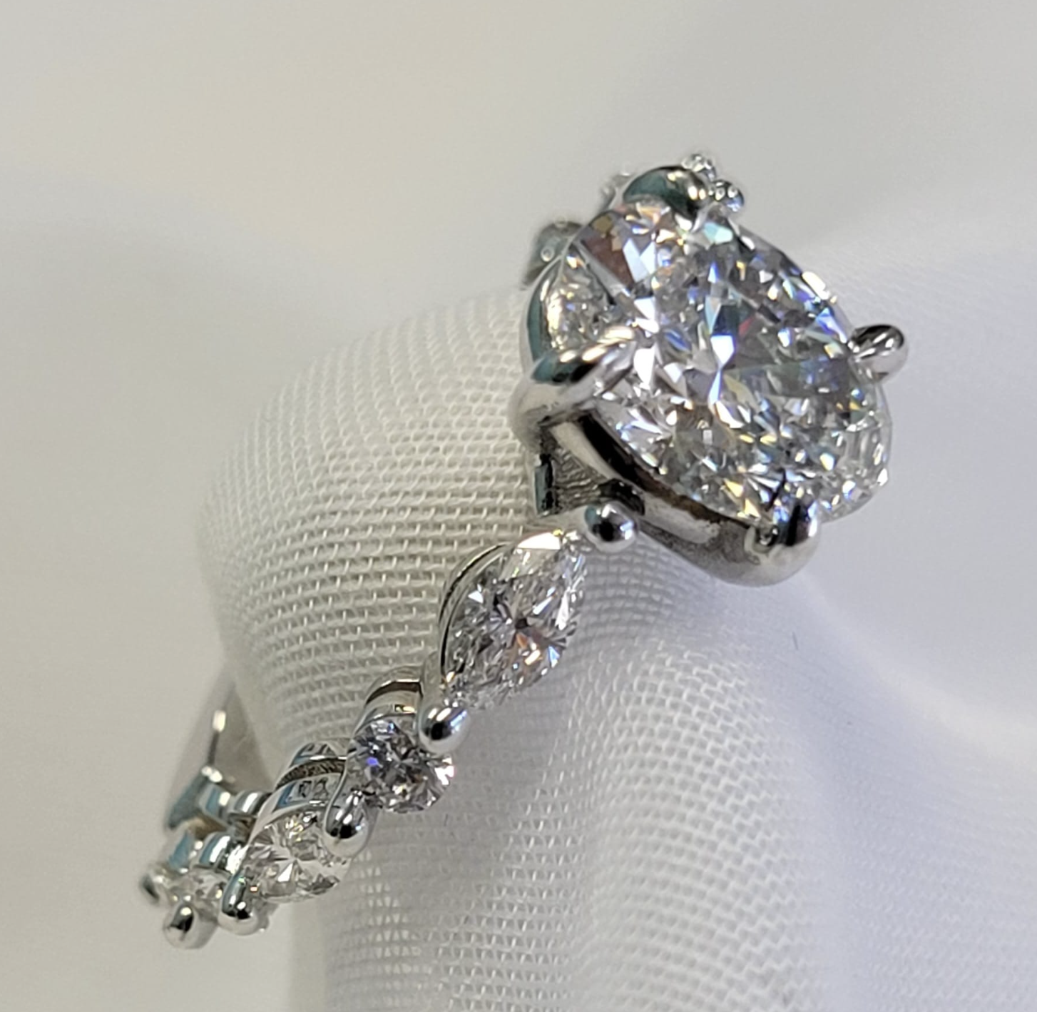 Oval Diamond Engagement Ring 