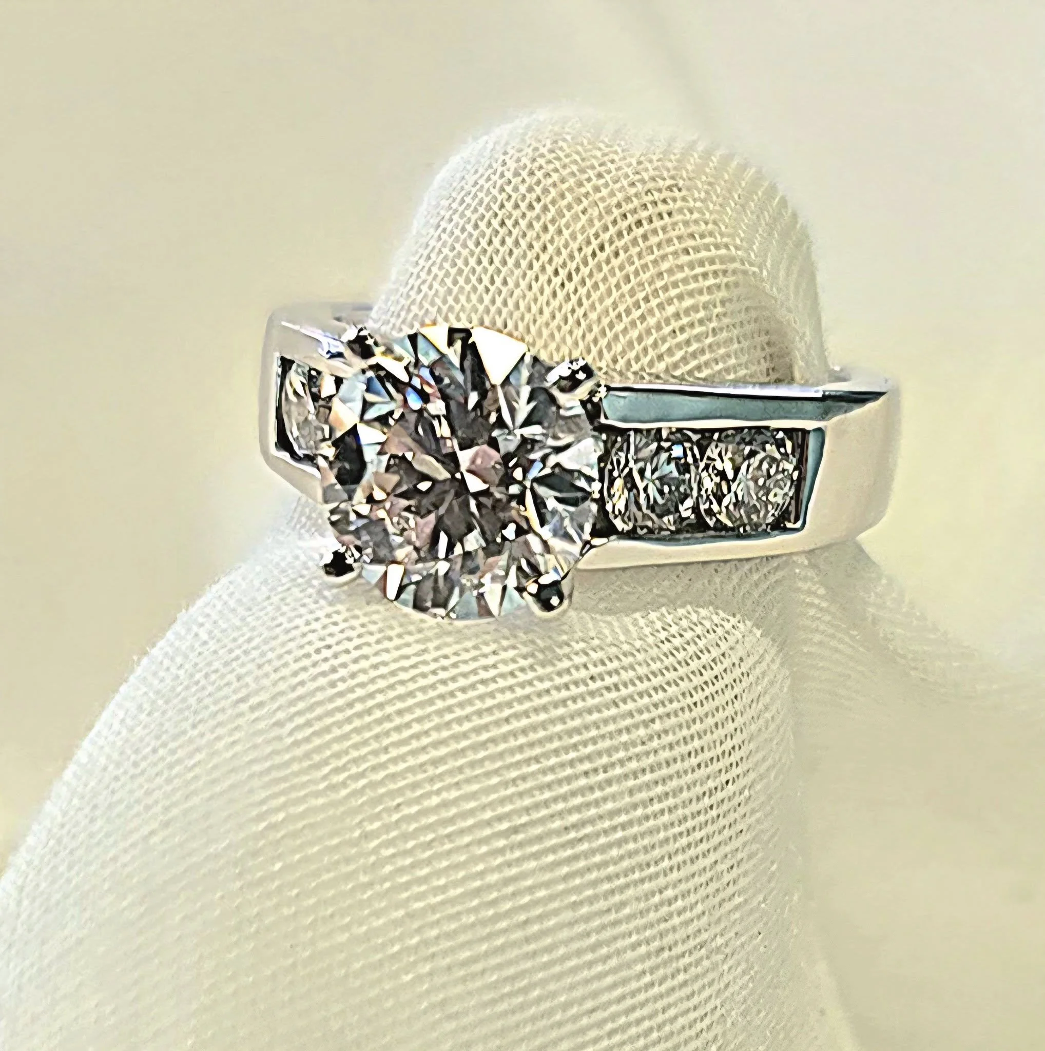  14kt White Gold Engagement Ring