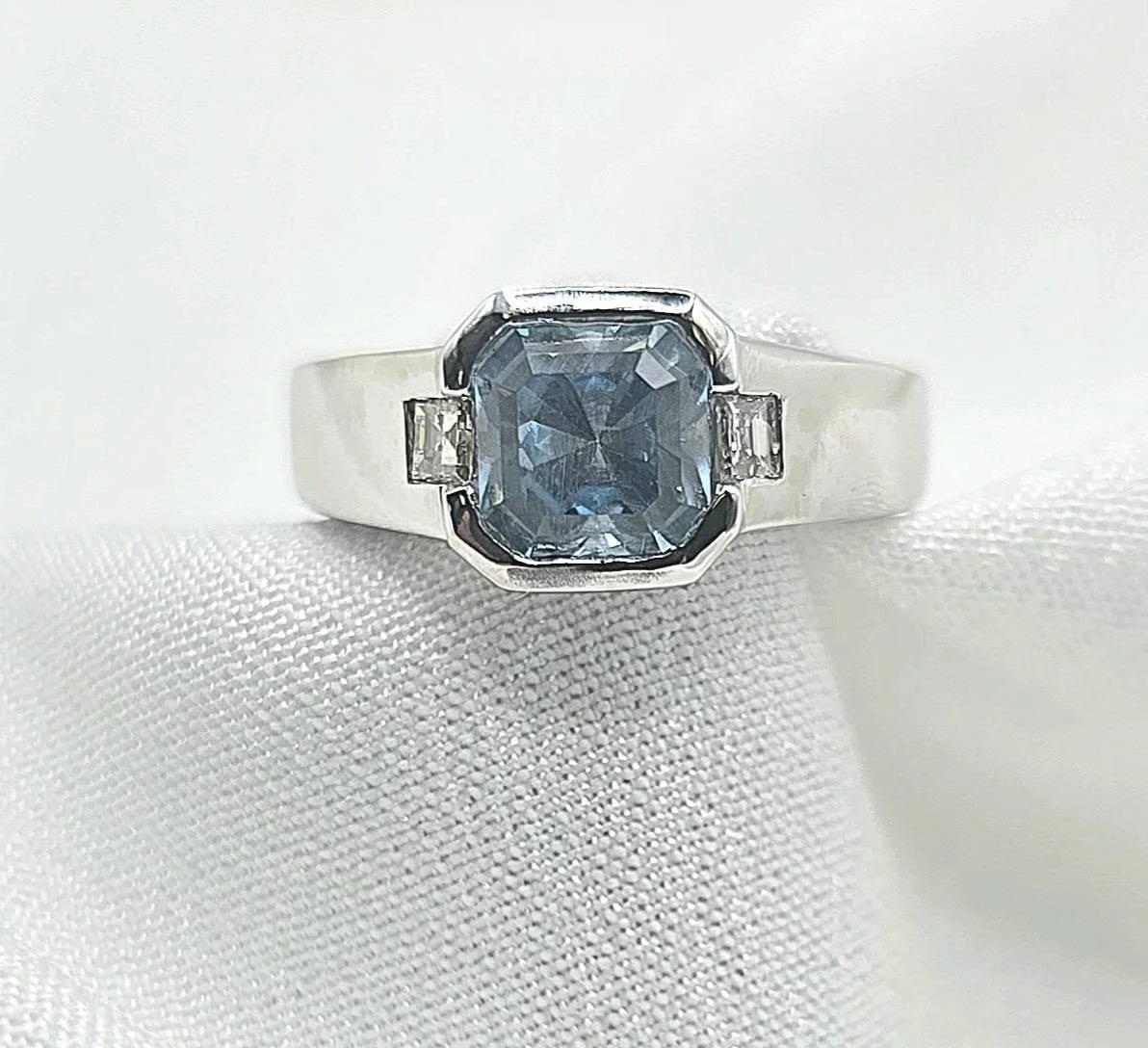 14kt White Gold Ring