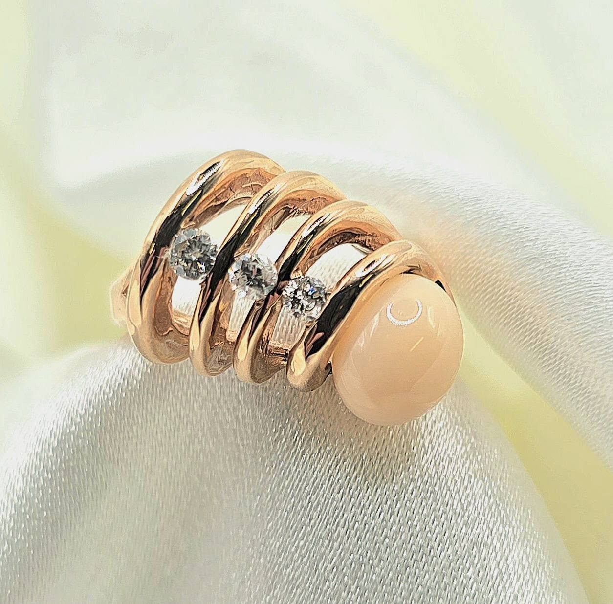 Diamond and Conch Pearl Rose Gold Ring