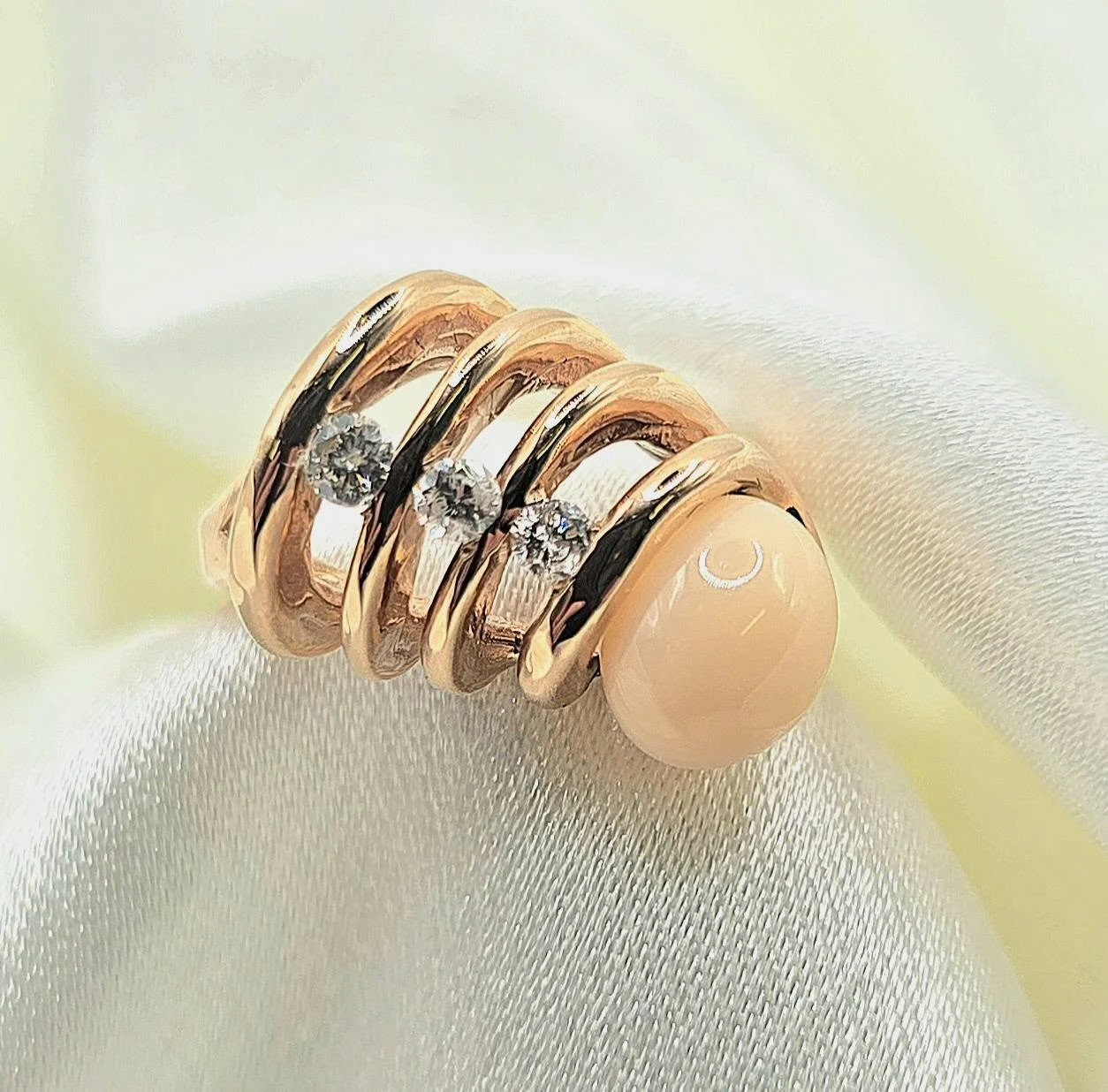 Diamond and Conch Pearl Rose Gold Ring