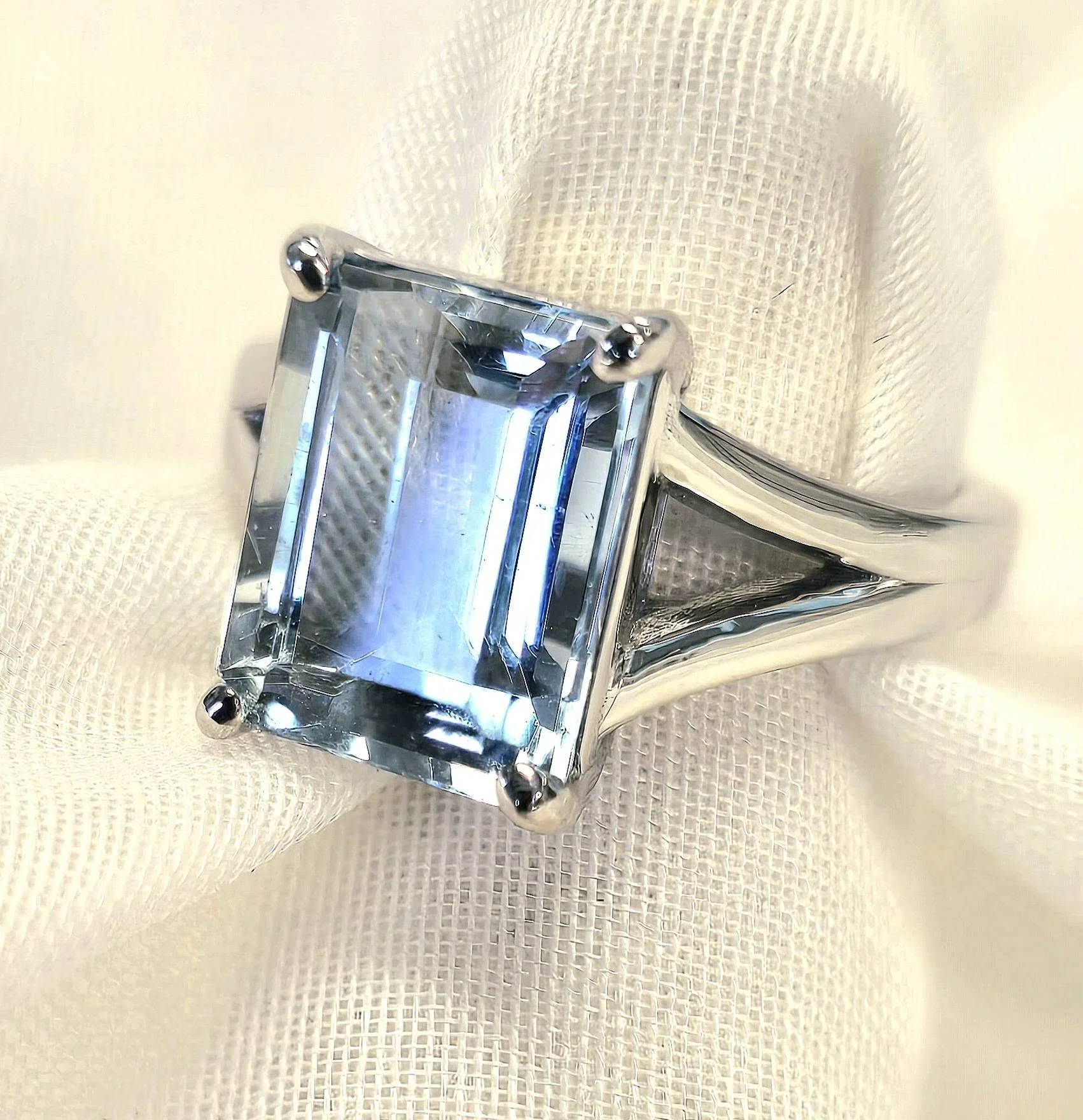 Platinum Aquamarine Ring