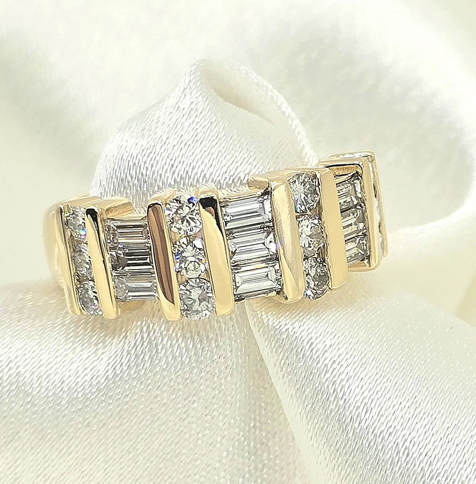 14kt Yellow Gold Diamond Band