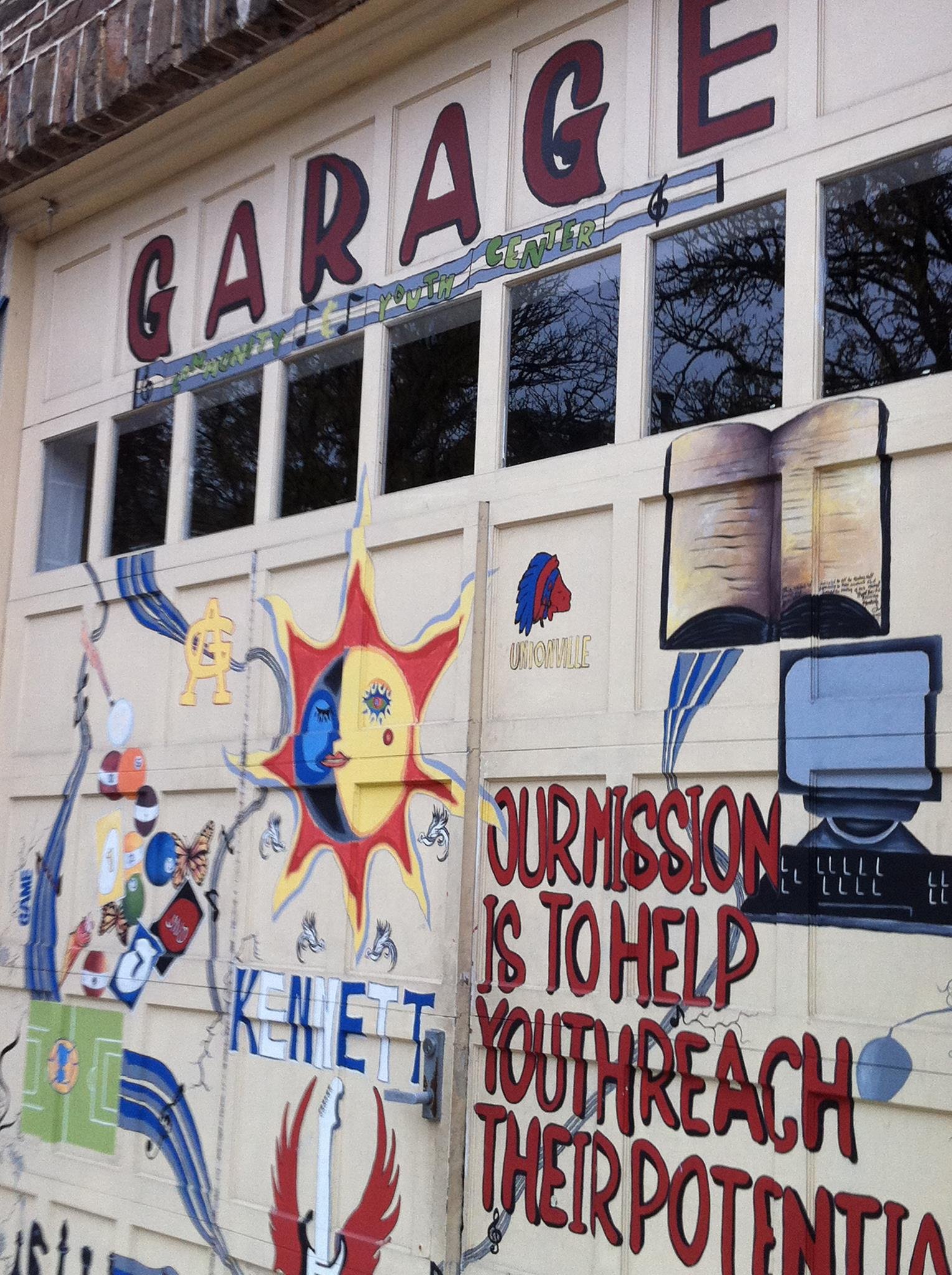 Who remembers this Garage door? 🌞

While we're thrilled with the space our new Avondale campus provides for our growing youth and community programming, we still look back fondly on all the sweet memories made at this old West Grove location.

#25Ye