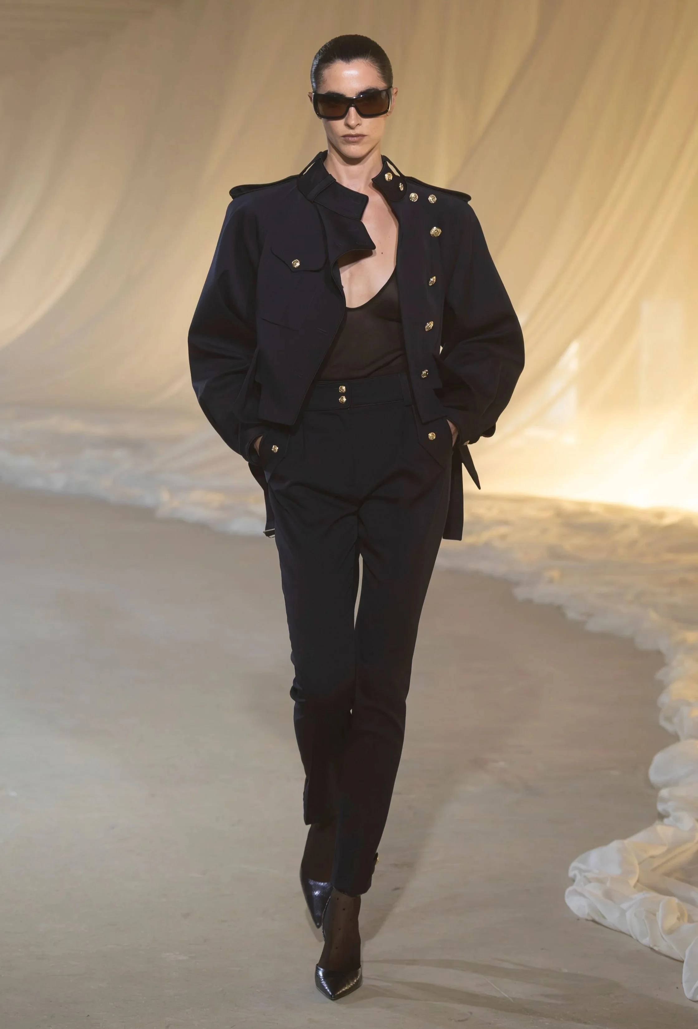 00022-balmain-fall-2026-ready-to-wear-credit-brand.jpg