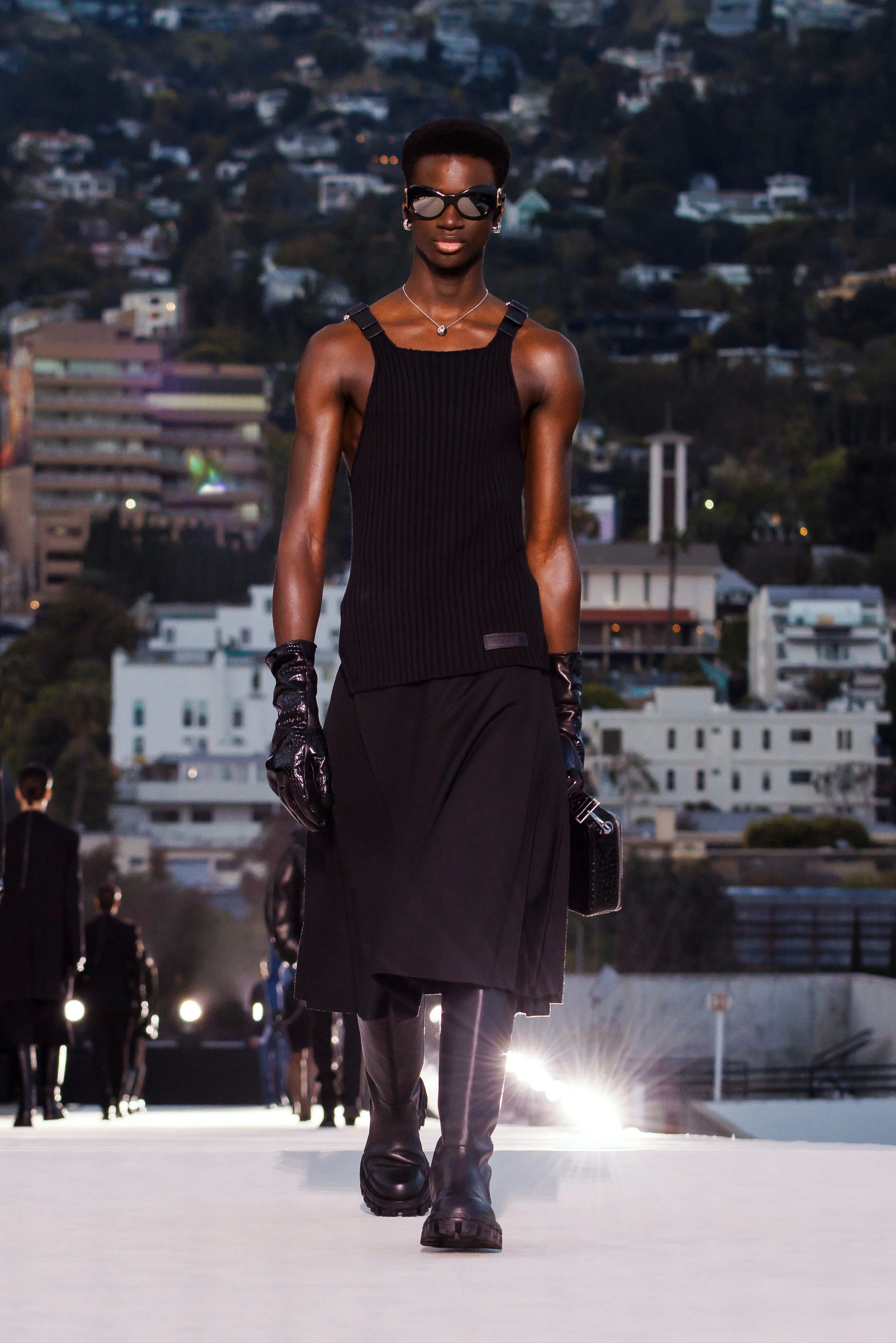 00025-versace-fall-2023-ready-to-wear-tokyo-credit-brand.jpg