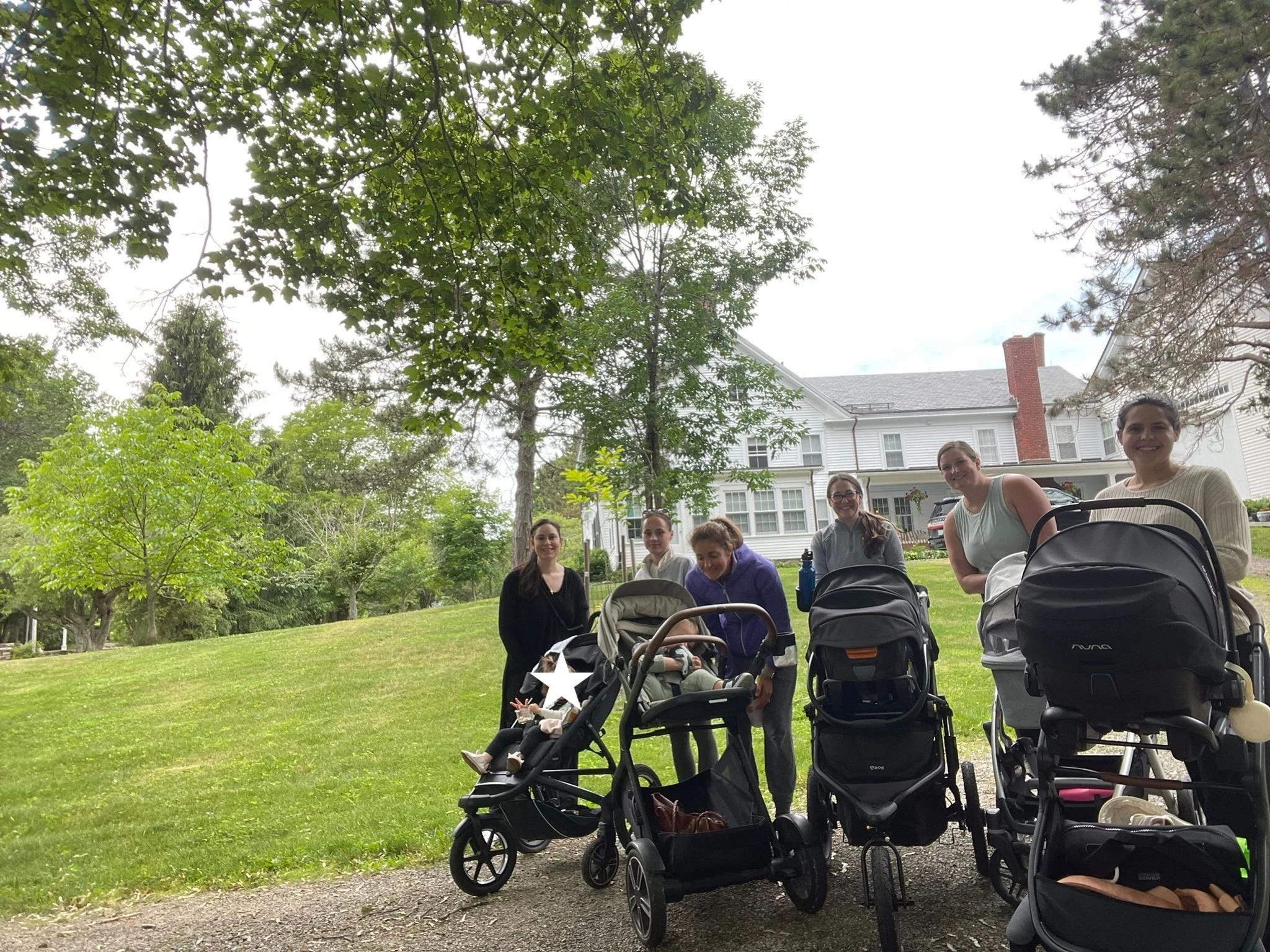 mom-walk-club