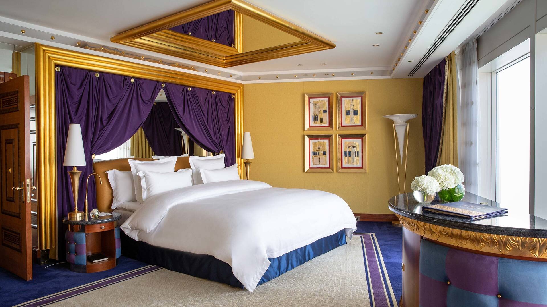 Burj_al_arab_luxury_resorts_clothes_and_water2.jpg
