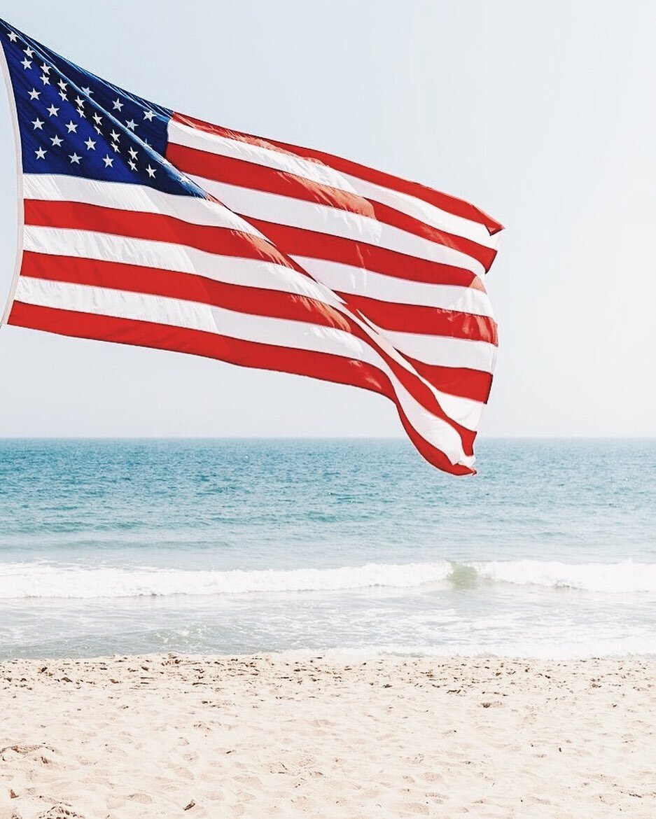 happy 4th C&amp;W fam! &hearts;️🇺🇸
.
.
.
📷: nantucket print shop
#4thofjuly #usa #celebrate