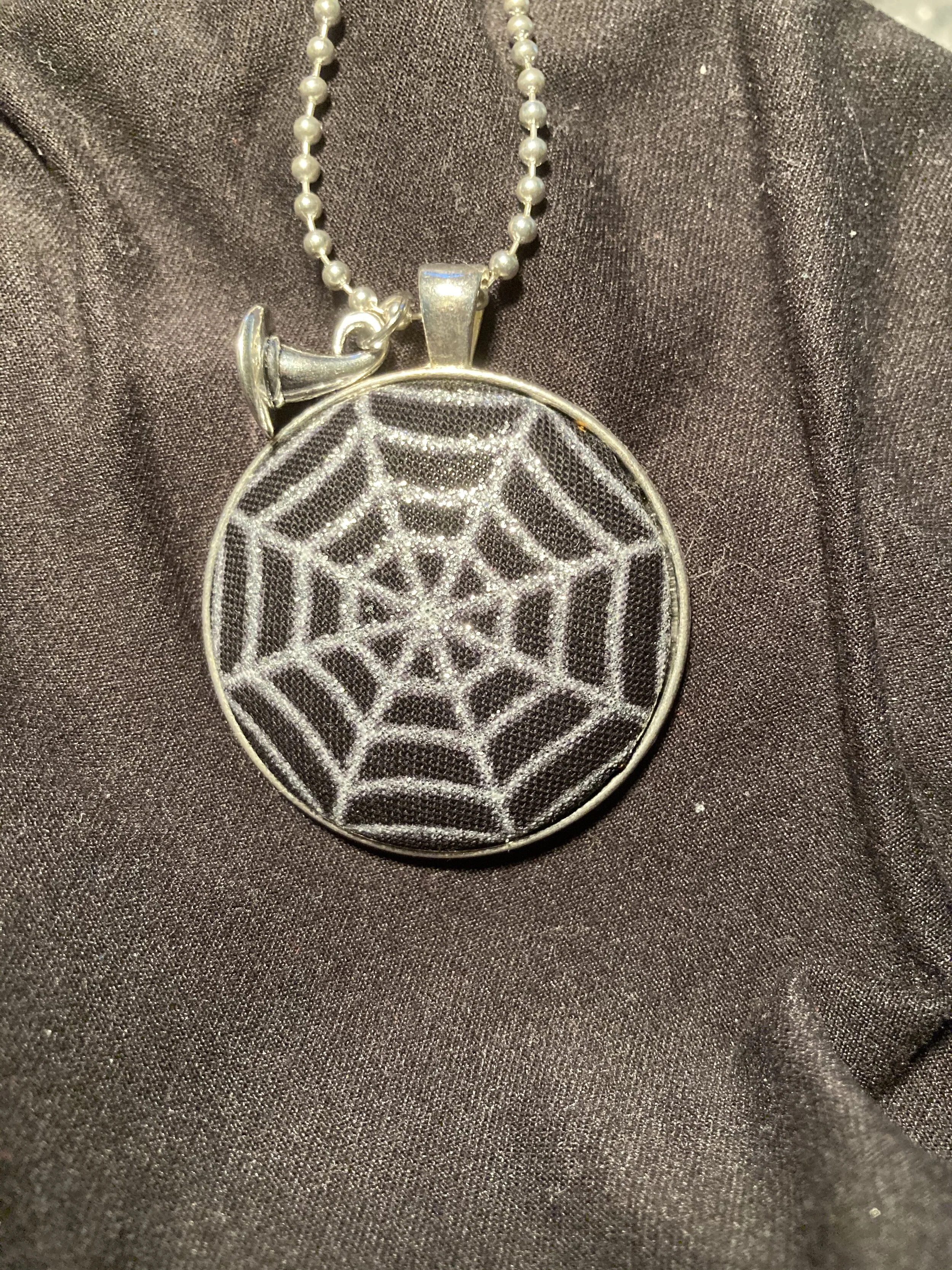 Spider web - sparkly silver.jpg