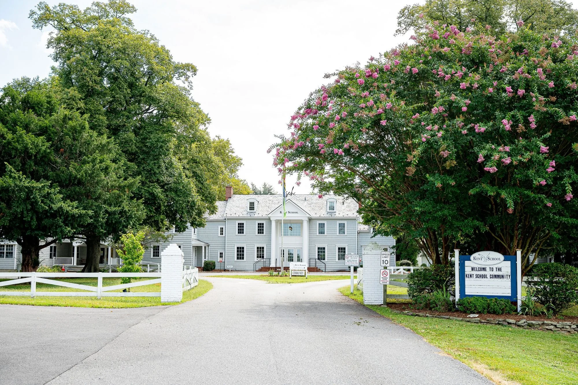 Kent School Seeks a Full Time Second Grade Teacher