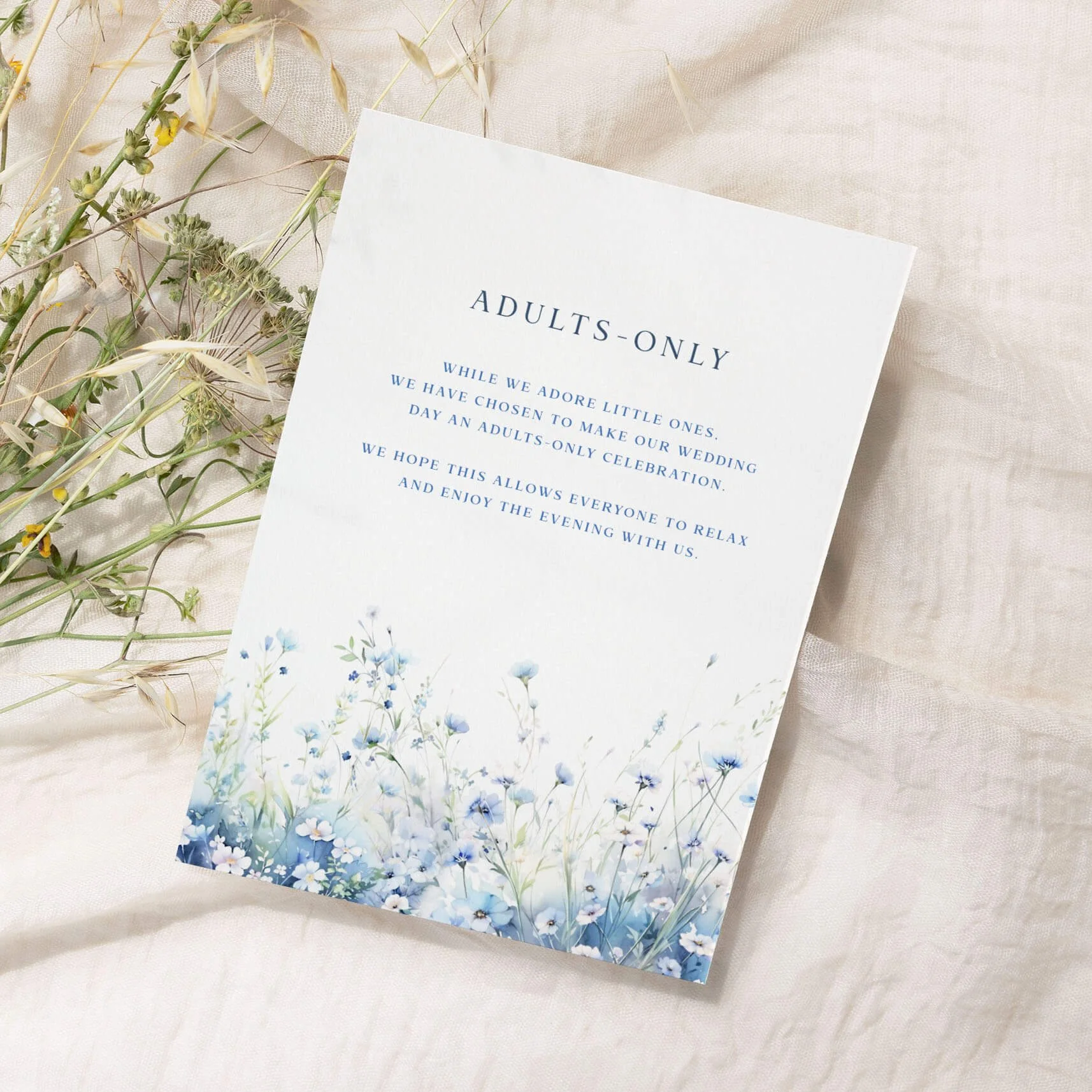 Wedding information cards in A6 and A7 sizes showing accommodation details and menu options alongside invitations.