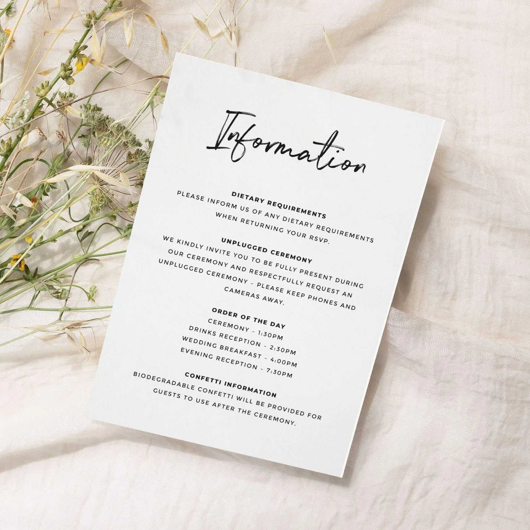 Wedding information cards in A6 and A7 sizes showing accommodation details and menu options alongside invitations.