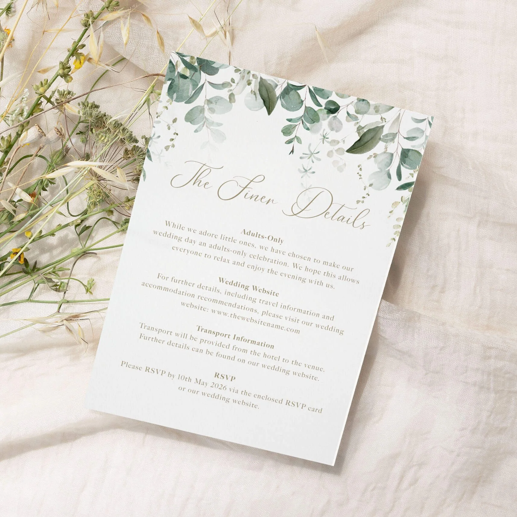 Wedding information cards in A6 and A7 sizes showing accommodation details and menu options alongside invitations.