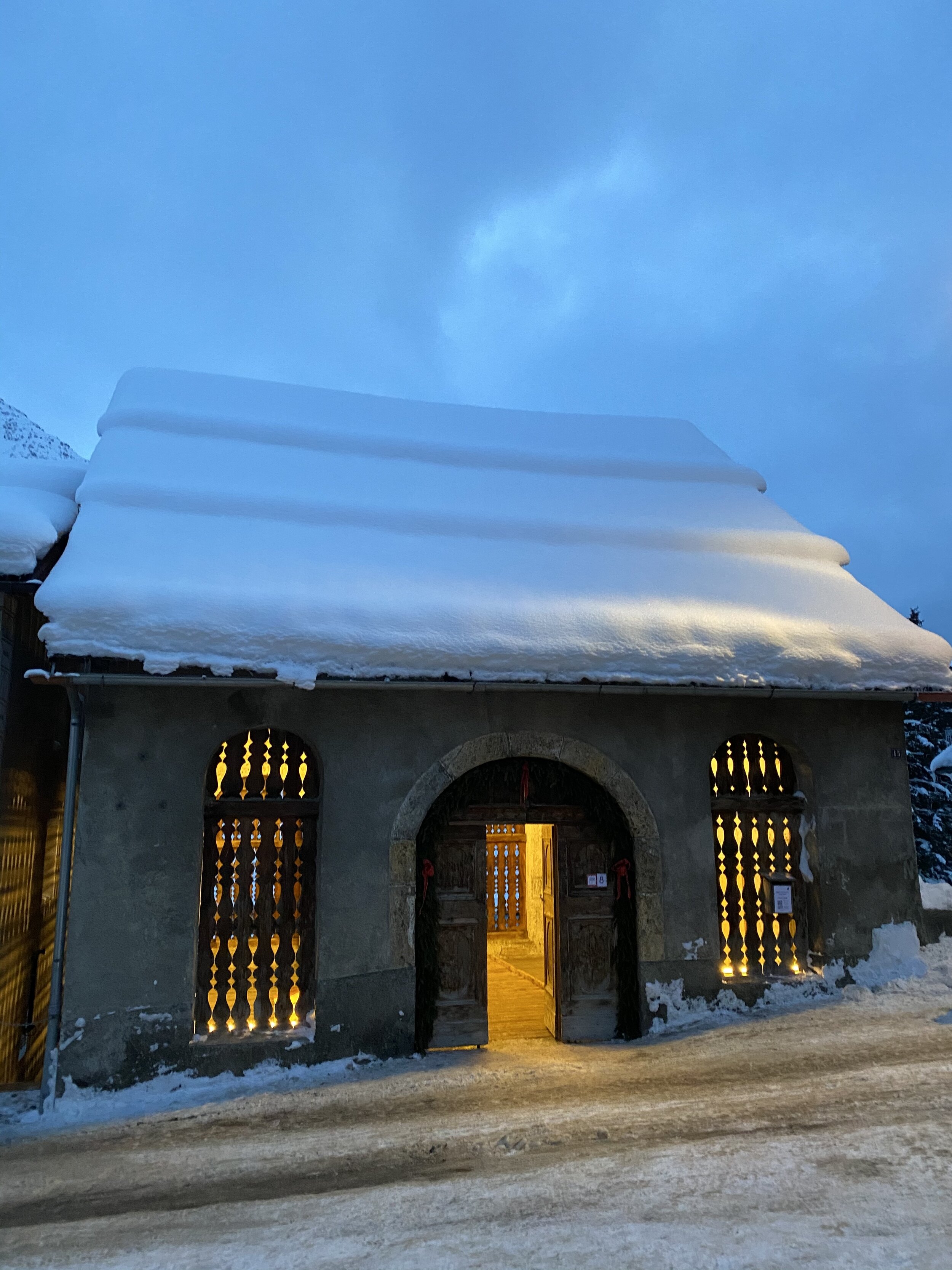 The "Engadin Style" Art World : International Contemporary Emerging Art in a 500 year old barn, the Stalla Madulain.