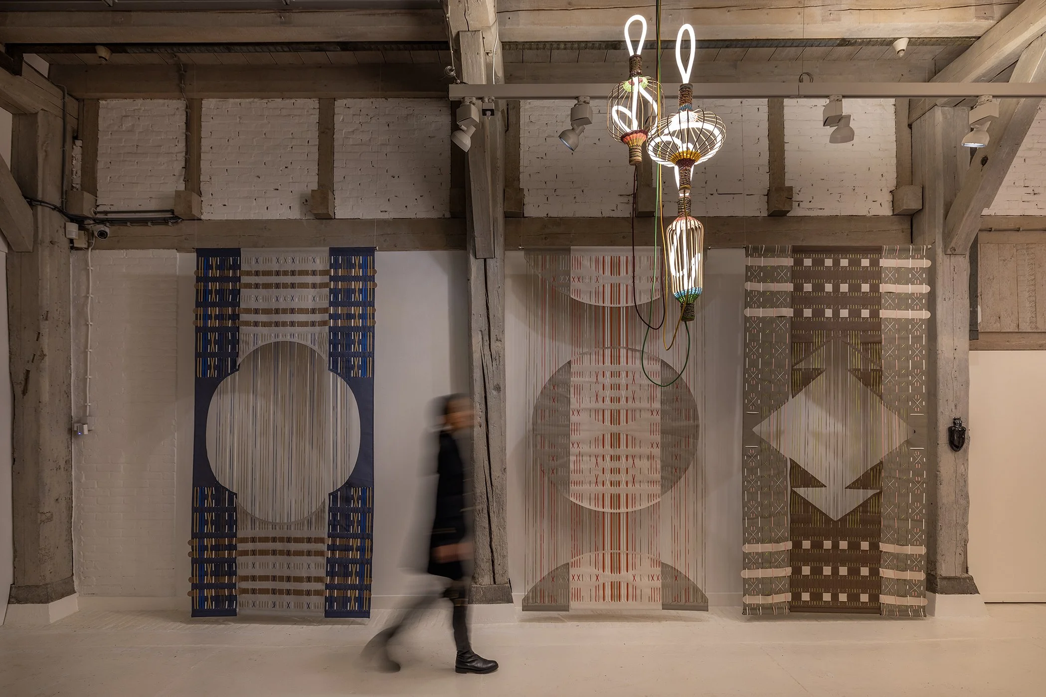 What does it take to start an art gallery?