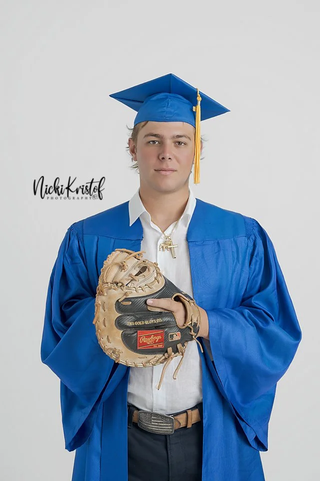 Davie, Florida Senior Portraits Studio Session Broward County, FL Boca Raton, Weston, Wellington, Palm Beach, West Palm Beach, Florida Cap and gown