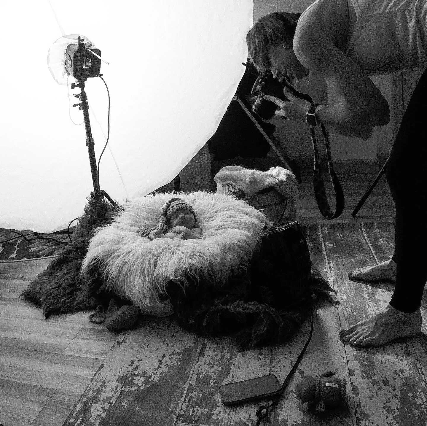 Behind the scenes newborn session Nicki Kristof Photography