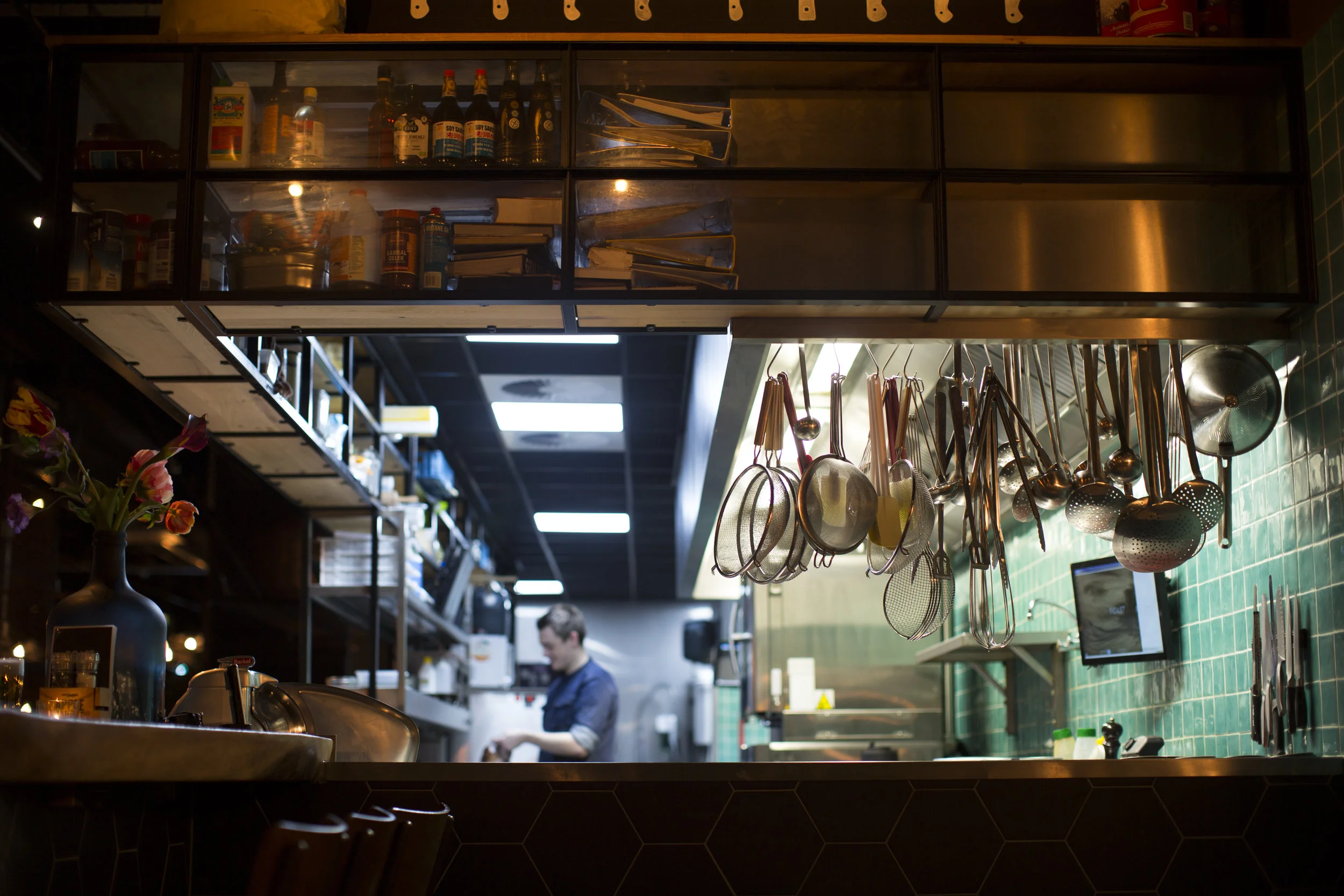Seattle restaurants are keeping hospital staff fed — and picking up the tab