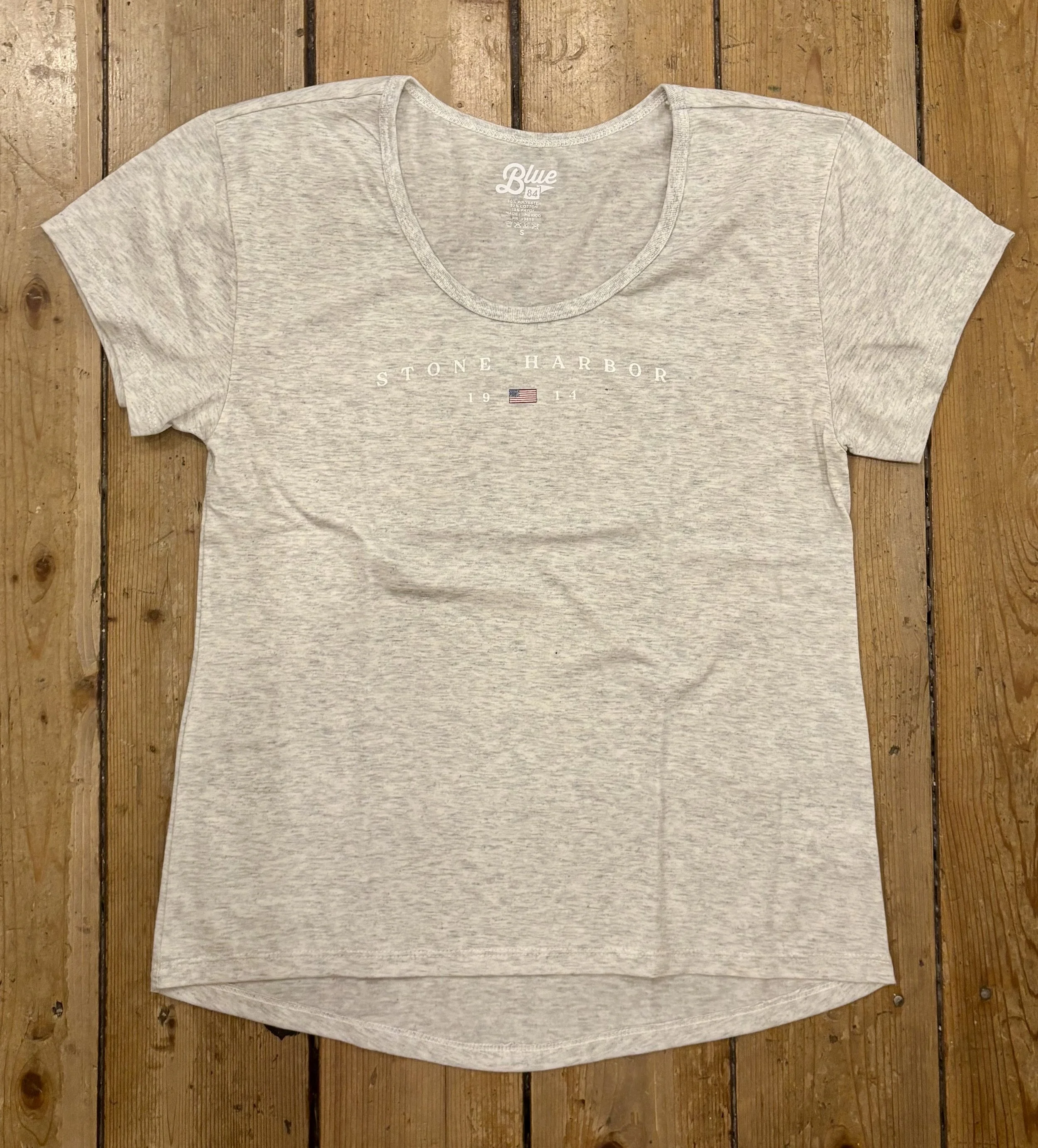 STONE HARBOR | LADIES SCOOPNECK TSHIRT W/ FLAG DESIGN