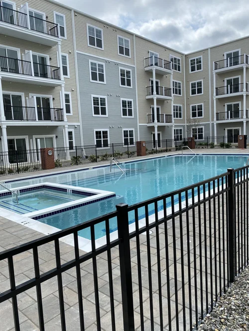 poplar square luxury apartments