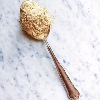 Have you ever heard of Maca root powder ? This ancient vegetable is native to regions of high altitude in Peru. It is a natural source of healing nutrition and a superfood packed with many health benefits. It is considered an adaptogenic herb, which 