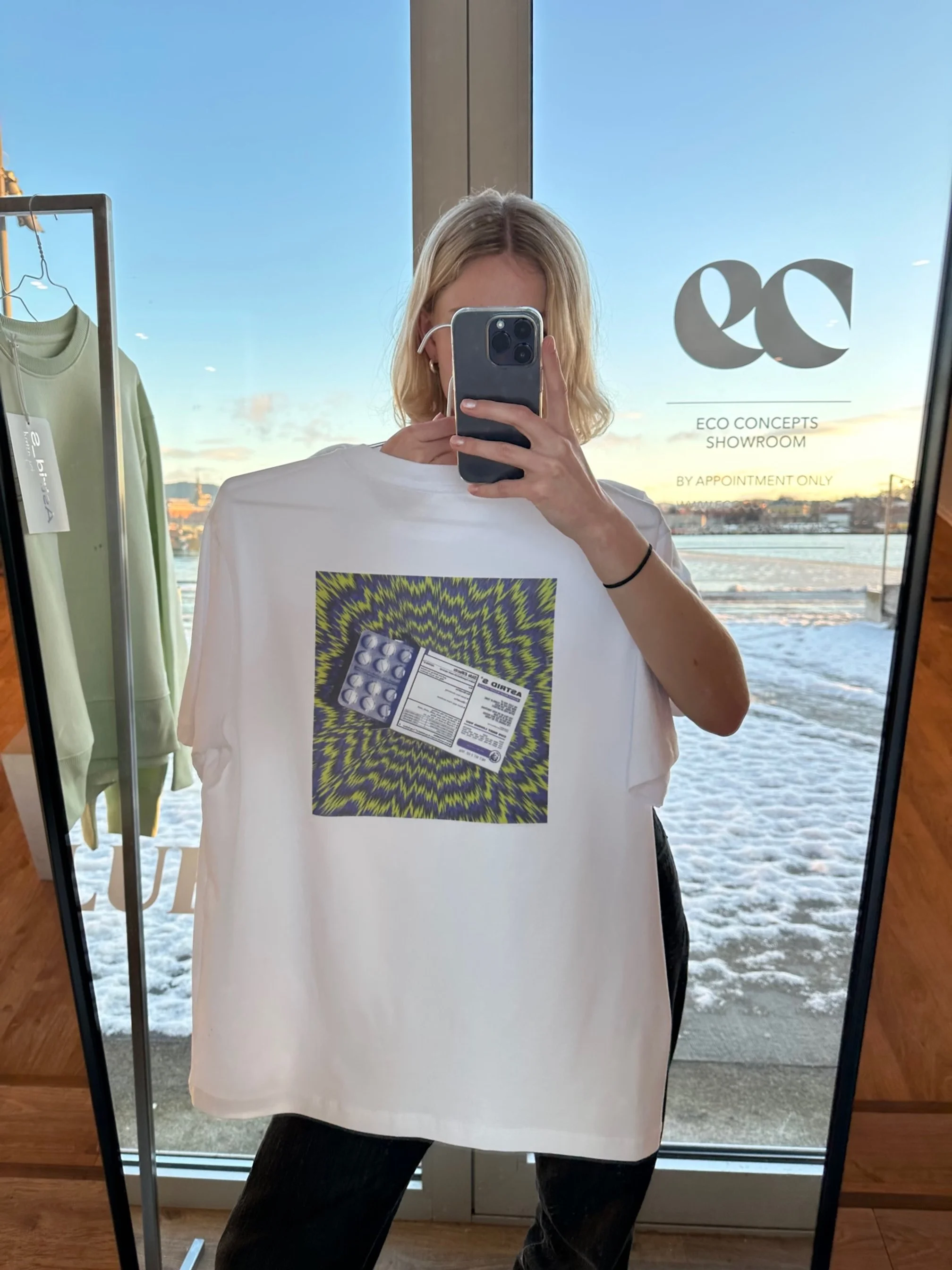 Side effects T-shirt — By Astrid S