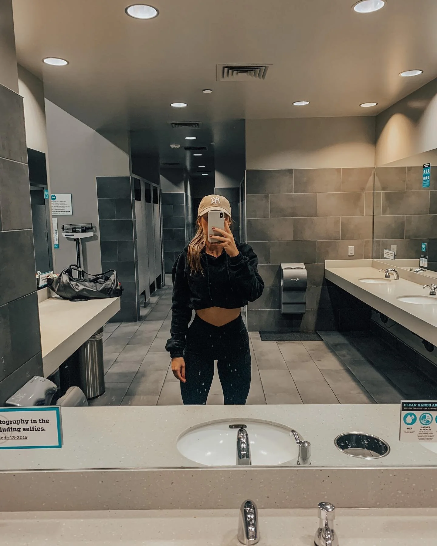 December gyms are less busy than January gyms&hellip;

Instead of waiting until Jan 1 to get your booty into the gym&hellip; start now! The gyms are less crowded so you can get comfortable in a new setting before the New Years rush🎉

📍You&rsquo;ll 