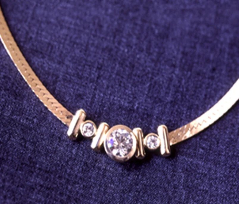  Diamonds and 14k yellow gold 