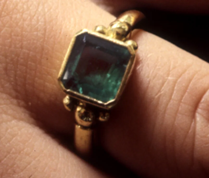  Emerald and 20k yellow gold 
