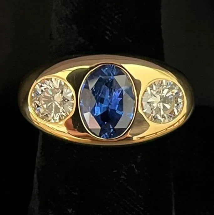 18k yellow gold with sapphire and diamonds