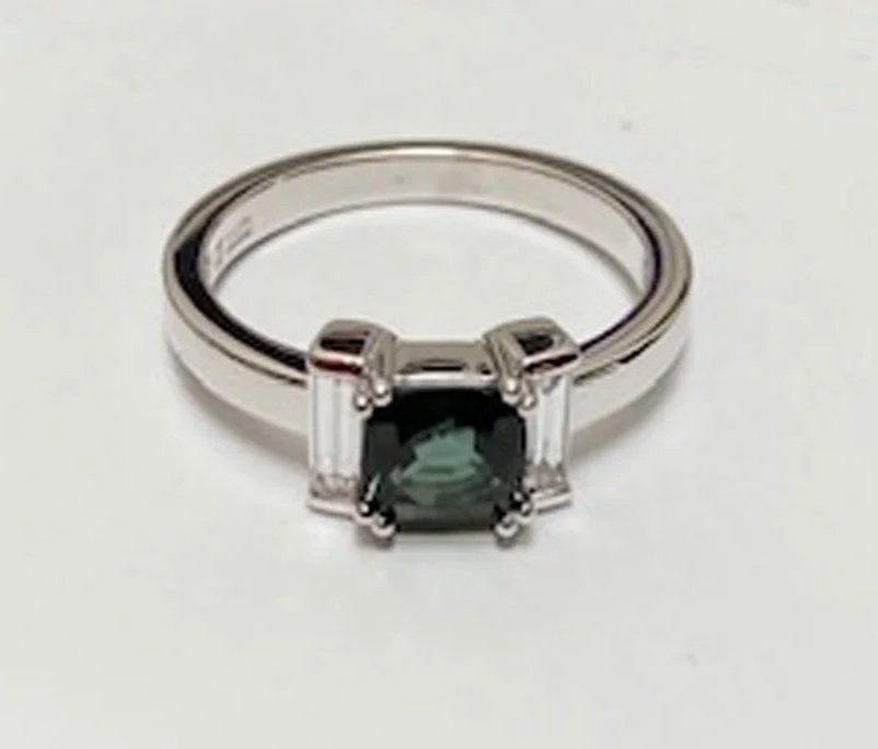 14k white gold with green sapphire and diamonds