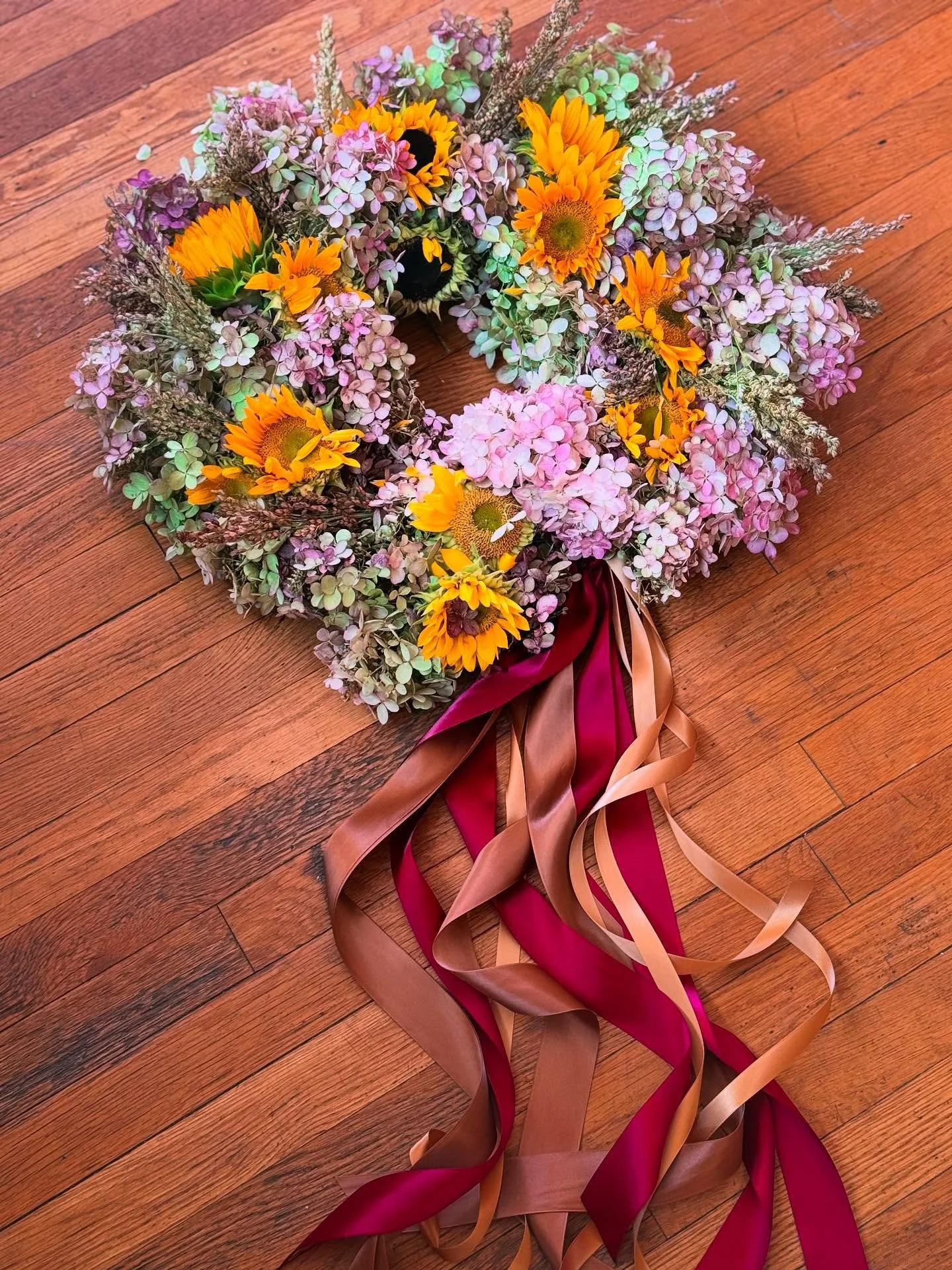 ✨

Flowering Bits 
 &hellip; out into the world &hellip; 

✨✨✨
#flourishroot #love #peace #always #futures