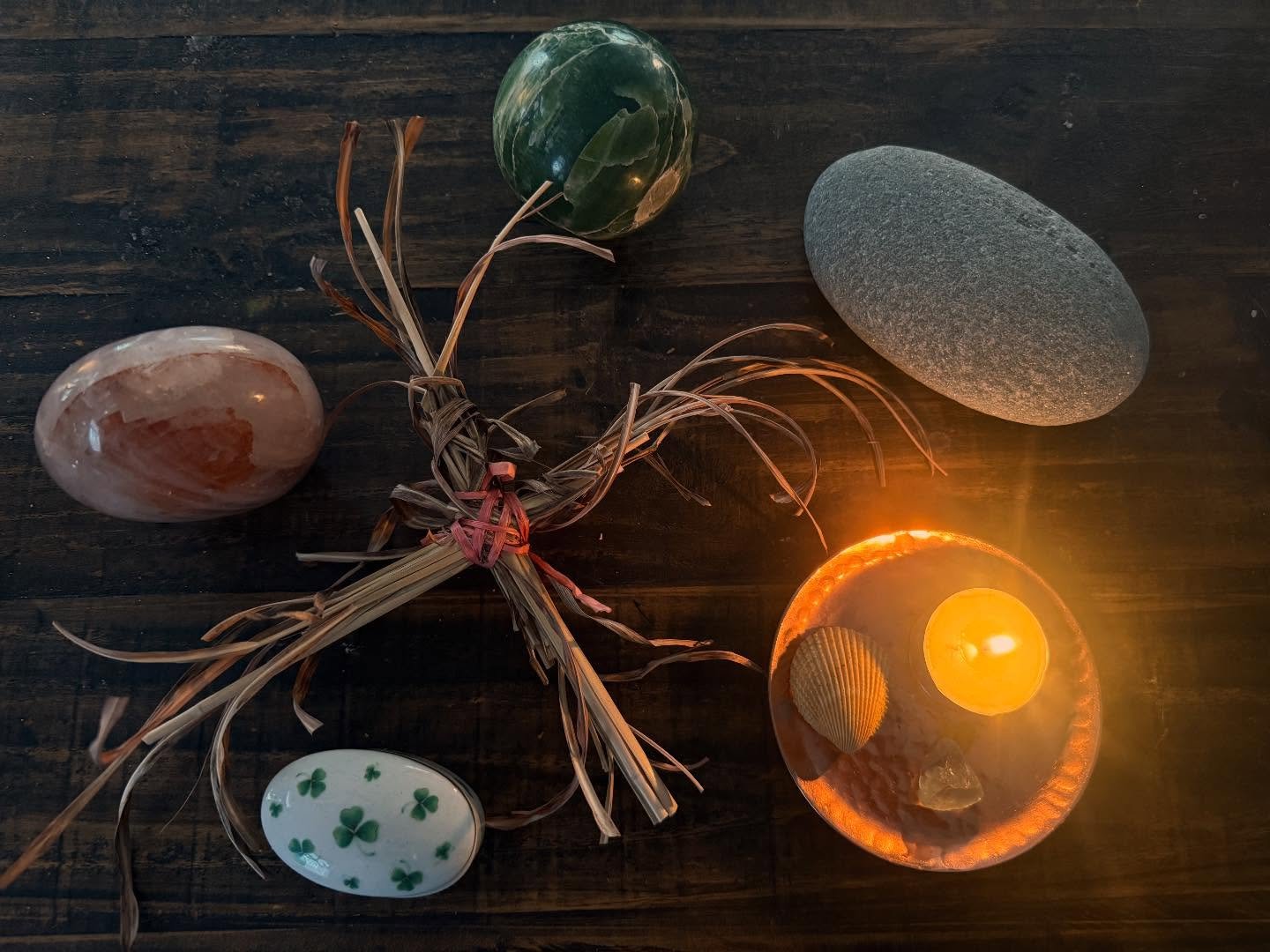 ✨🕯️✨

Imbolc &amp; Brighid&rsquo;s Eve Blessing ✨

&ldquo; Brighid of the Mantle, encompass us,
Lady of the Lambs, protect us,
Keeper of the Hearth, kindle us.
Beneath your mantle, gather us,
And restore us to memory.
Mothers of our mother,
Foremoth