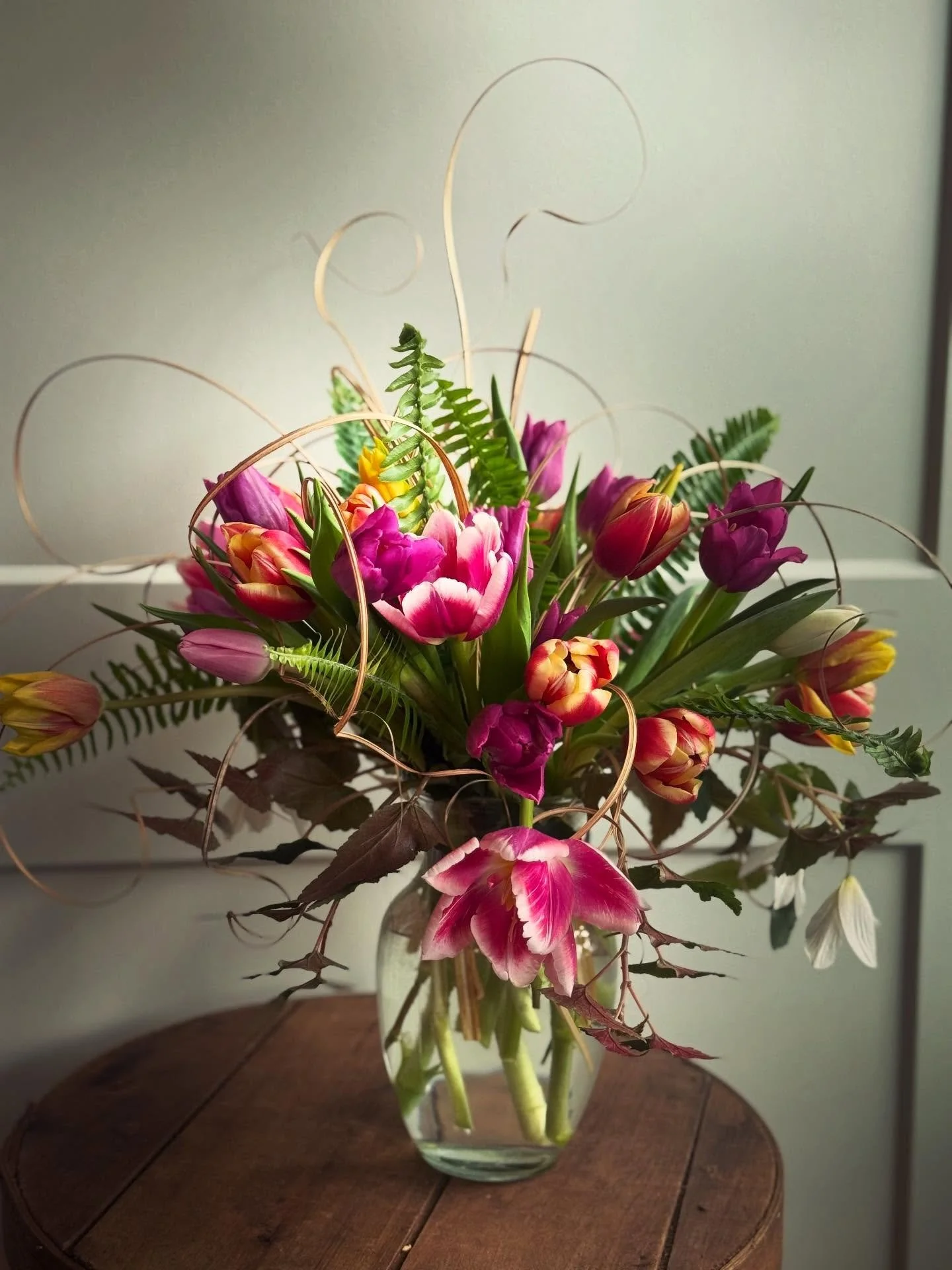 ✨🙌✨

Oh &hellip; We see it &hellip; More light , More colors , More flowers coming our way &hellip; 

Still Life Aspirations for our friends @hopkinsordinary 

✨✨✨
#flourishroot #flowering #seasonschange #light #itscoming