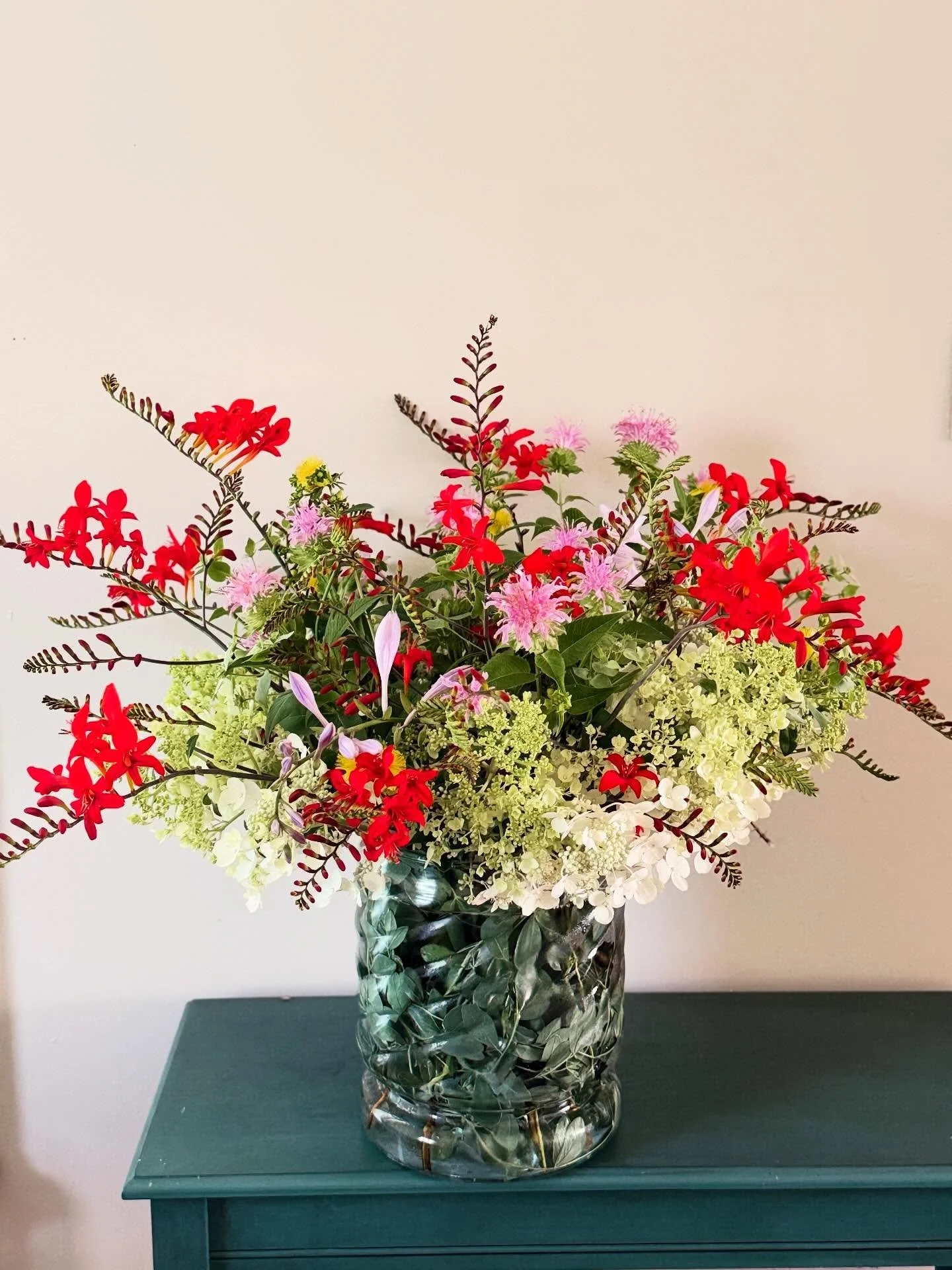 ✨💥✨

Summer is here &hellip; ✨

And so are the 
favorite summer blooms &hellip; ✨

✨✨✨

#flourishroot #summerflowers #seasonalflowers #localgrown #bewell