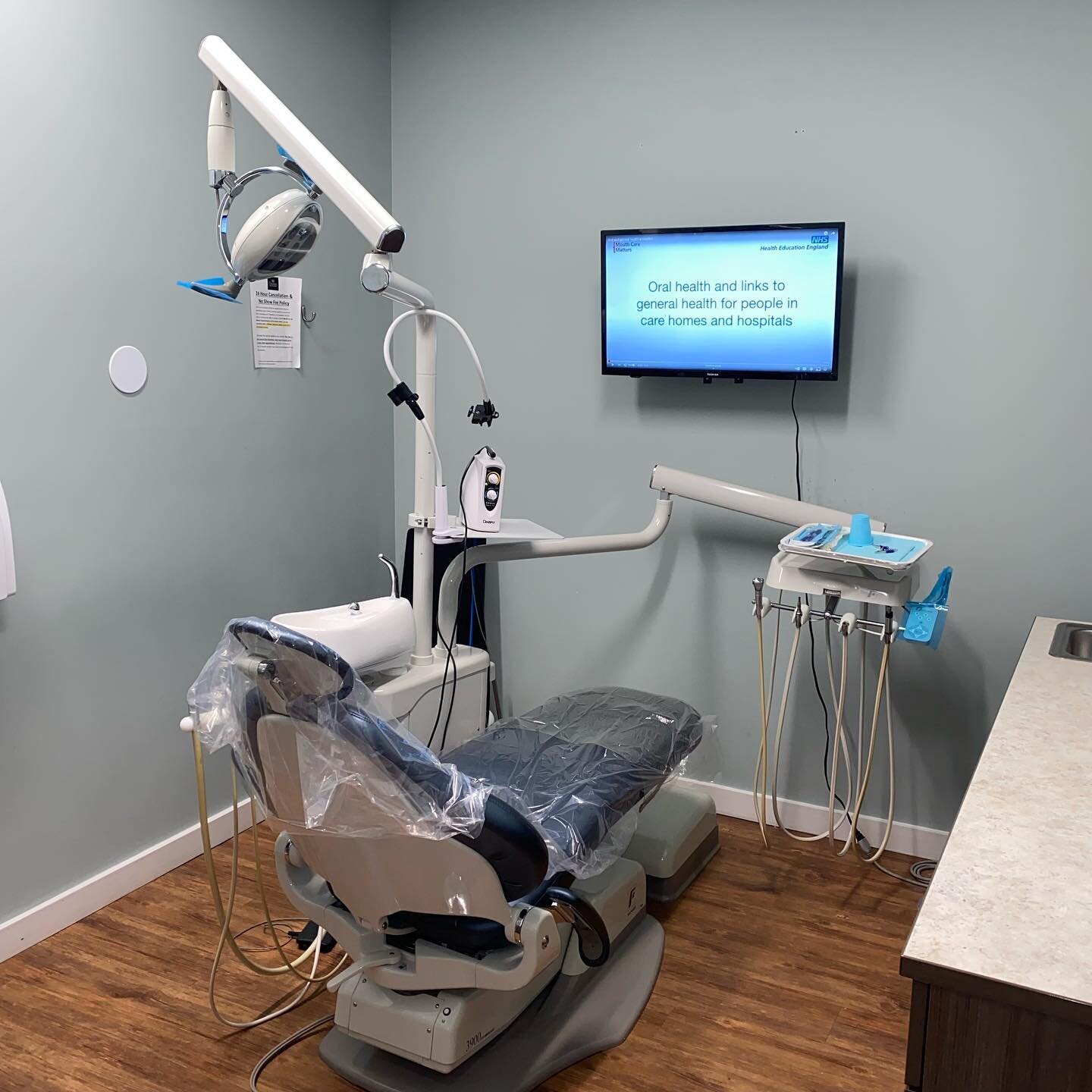We now have a TV in our Dental Hygiene room❗️During your dental prophylaxis, you can now expect to see educational videos on oral hygiene and on improving dental health.
🦷
It is important to us, at 50 Commerce Dental, that each patient receives not 